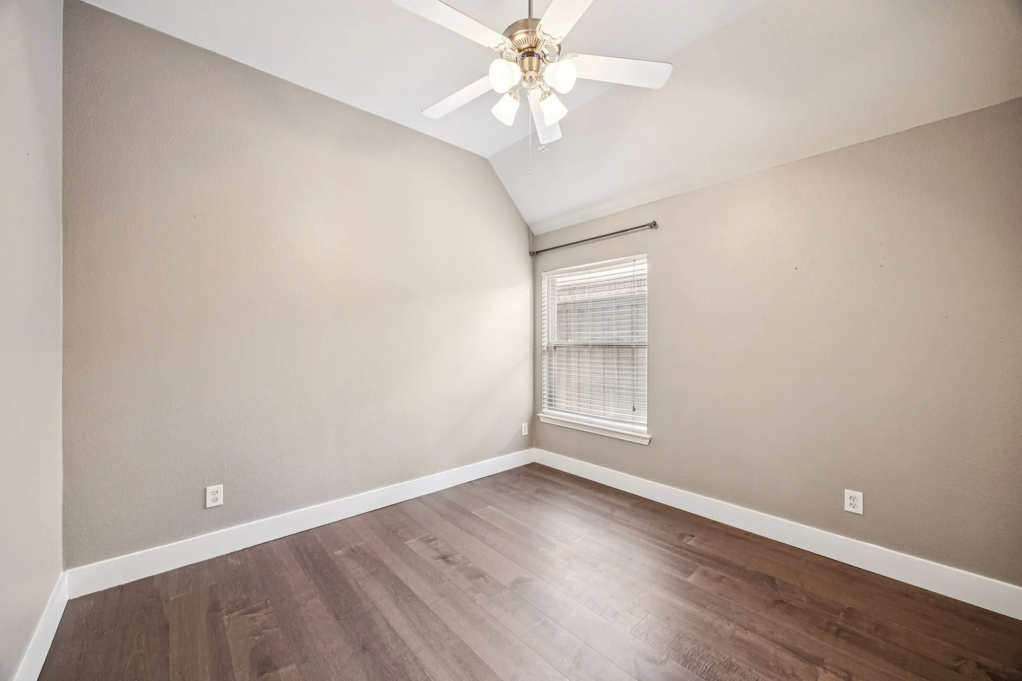 Single Family Residence For Rent in Collin County , 1211 Windgate Way, Allen, Texas 75002, 3 Bedroom, 3 Bathroom, 2 Garage spaces, 2,540 Sqft, built in 2010, mls#21409427, Real Estate Agent in Allen, Homes For Rent in Collin county, Homes For Rent in Allen, Realtor in Allen Texas, Real Estate Brokerage Independent Realty Texas, Luminita Cordes Realtor