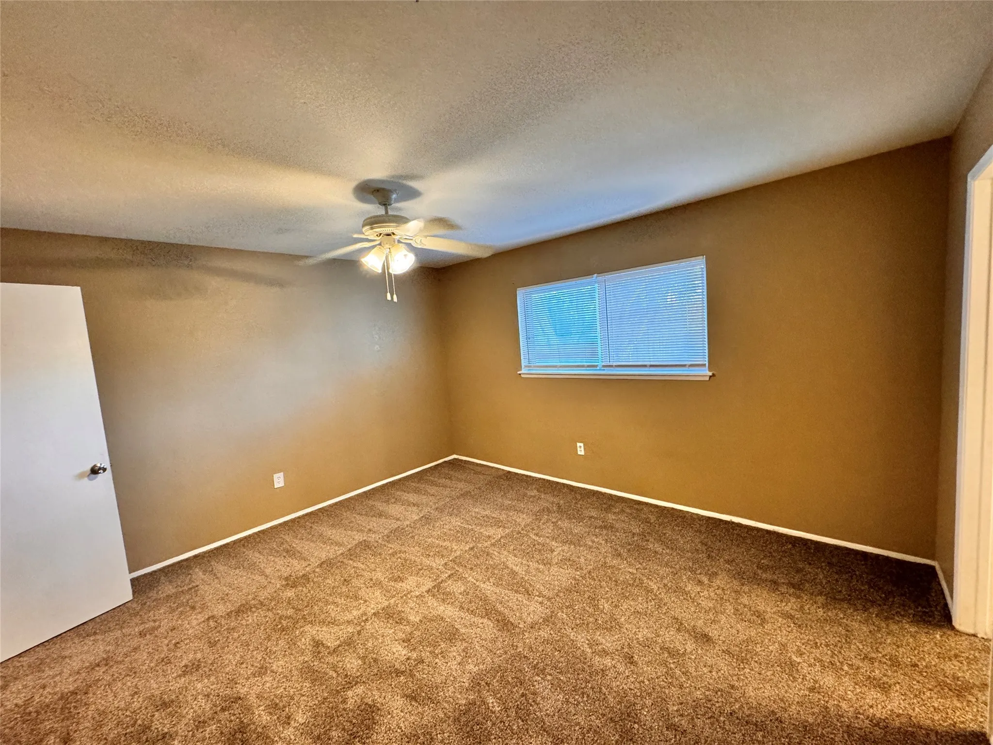 Single Family Residence For Rent in Dallas County , 116 Cambridge Drive, Cedar Hill, Texas 75104, 3 Bedroom, 2 Bathroom, 1 Garage spaces, 1,260 Sqft, built in 1970, mls#21409821, Real Estate Agent in Cedar Hill, Homes For Rent in Dallas county, Homes For Rent in Cedar Hill, Realtor in Cedar Hill Texas, Real Estate Brokerage Independent Realty Texas, Luminita Cordes Realtor
