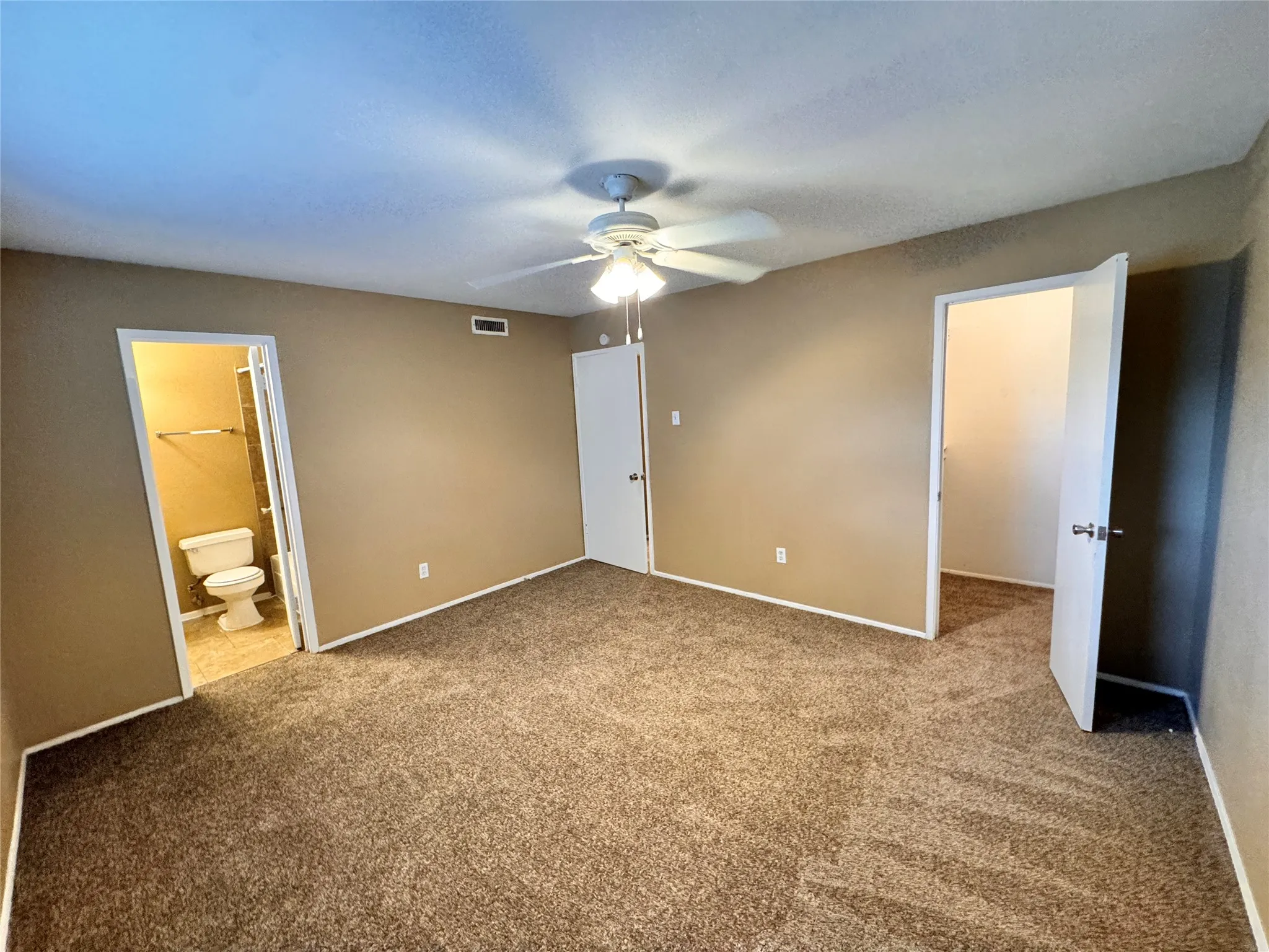 Single Family Residence For Rent in Dallas County , 116 Cambridge Drive, Cedar Hill, Texas 75104, 3 Bedroom, 2 Bathroom, 1 Garage spaces, 1,260 Sqft, built in 1970, mls#21409821, Real Estate Agent in Cedar Hill, Homes For Rent in Dallas county, Homes For Rent in Cedar Hill, Realtor in Cedar Hill Texas, Real Estate Brokerage Independent Realty Texas, Luminita Cordes Realtor
