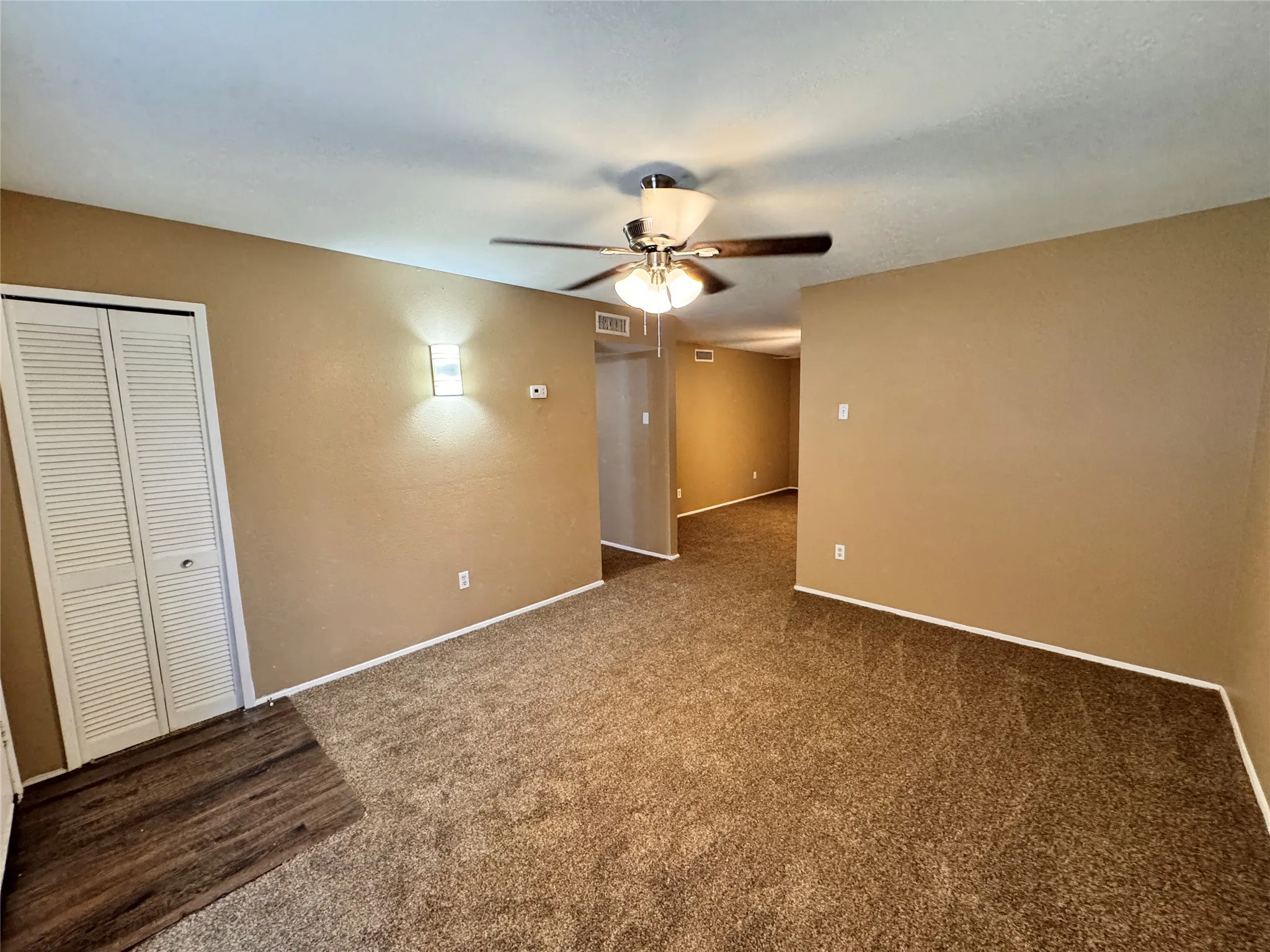 Single Family Residence For Rent in Dallas County , 116 Cambridge Drive, Cedar Hill, Texas 75104, 3 Bedroom, 2 Bathroom, 1 Garage spaces, 1,260 Sqft, built in 1970, mls#21409821, Real Estate Agent in Cedar Hill, Homes For Rent in Dallas county, Homes For Rent in Cedar Hill, Realtor in Cedar Hill Texas, Real Estate Brokerage Independent Realty Texas, Luminita Cordes Realtor