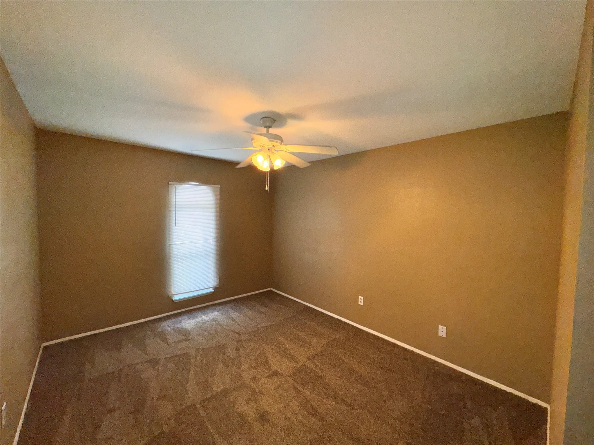 Single Family Residence For Rent in Dallas County , 116 Cambridge Drive, Cedar Hill, Texas 75104, 3 Bedroom, 2 Bathroom, 1 Garage spaces, 1,260 Sqft, built in 1970, mls#21409821, Real Estate Agent in Cedar Hill, Homes For Rent in Dallas county, Homes For Rent in Cedar Hill, Realtor in Cedar Hill Texas, Real Estate Brokerage Independent Realty Texas, Luminita Cordes Realtor