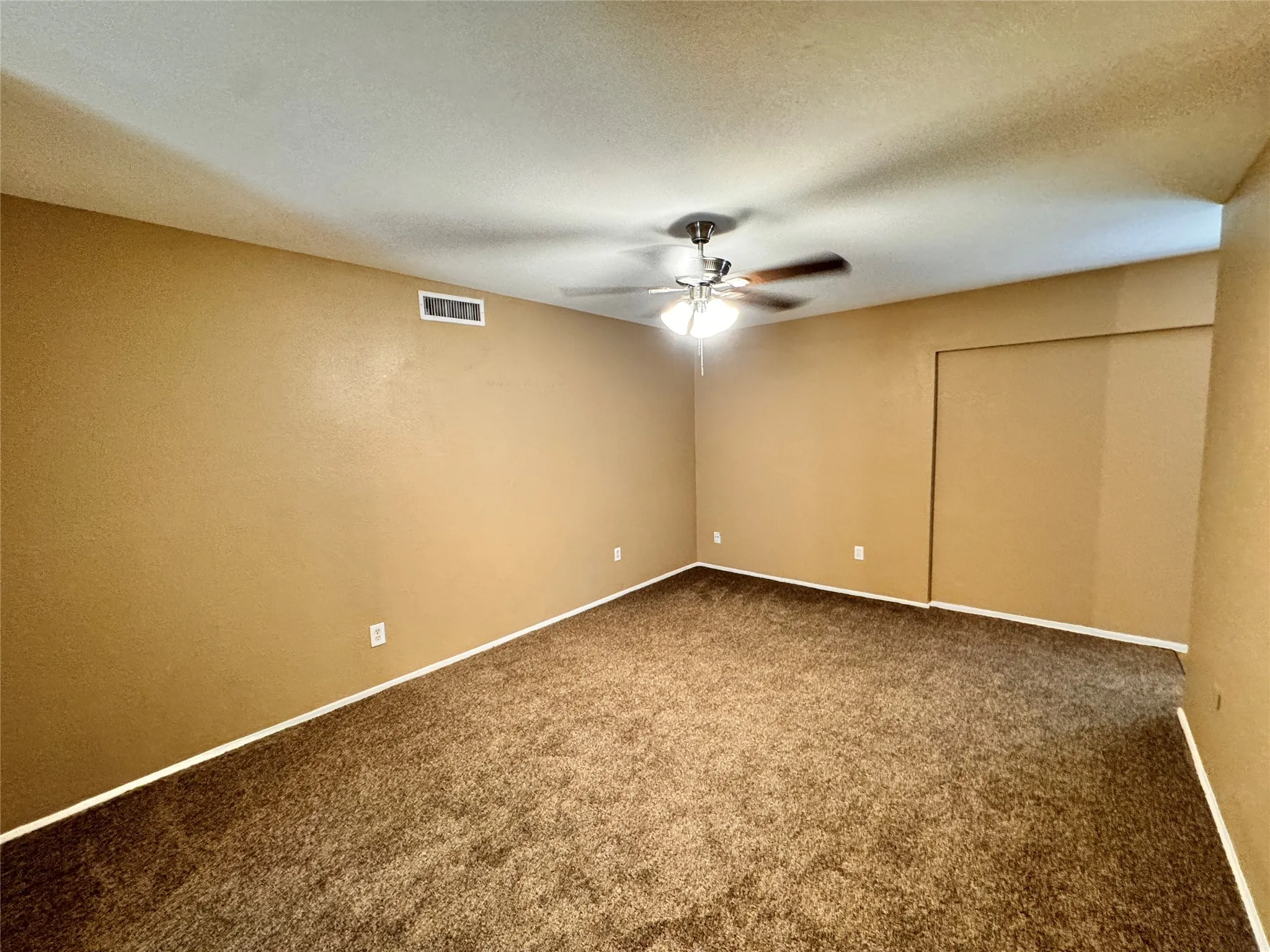 Single Family Residence For Rent in Dallas County , 116 Cambridge Drive, Cedar Hill, Texas 75104, 3 Bedroom, 2 Bathroom, 1 Garage spaces, 1,260 Sqft, built in 1970, mls#21409821, Real Estate Agent in Cedar Hill, Homes For Rent in Dallas county, Homes For Rent in Cedar Hill, Realtor in Cedar Hill Texas, Real Estate Brokerage Independent Realty Texas, Luminita Cordes Realtor