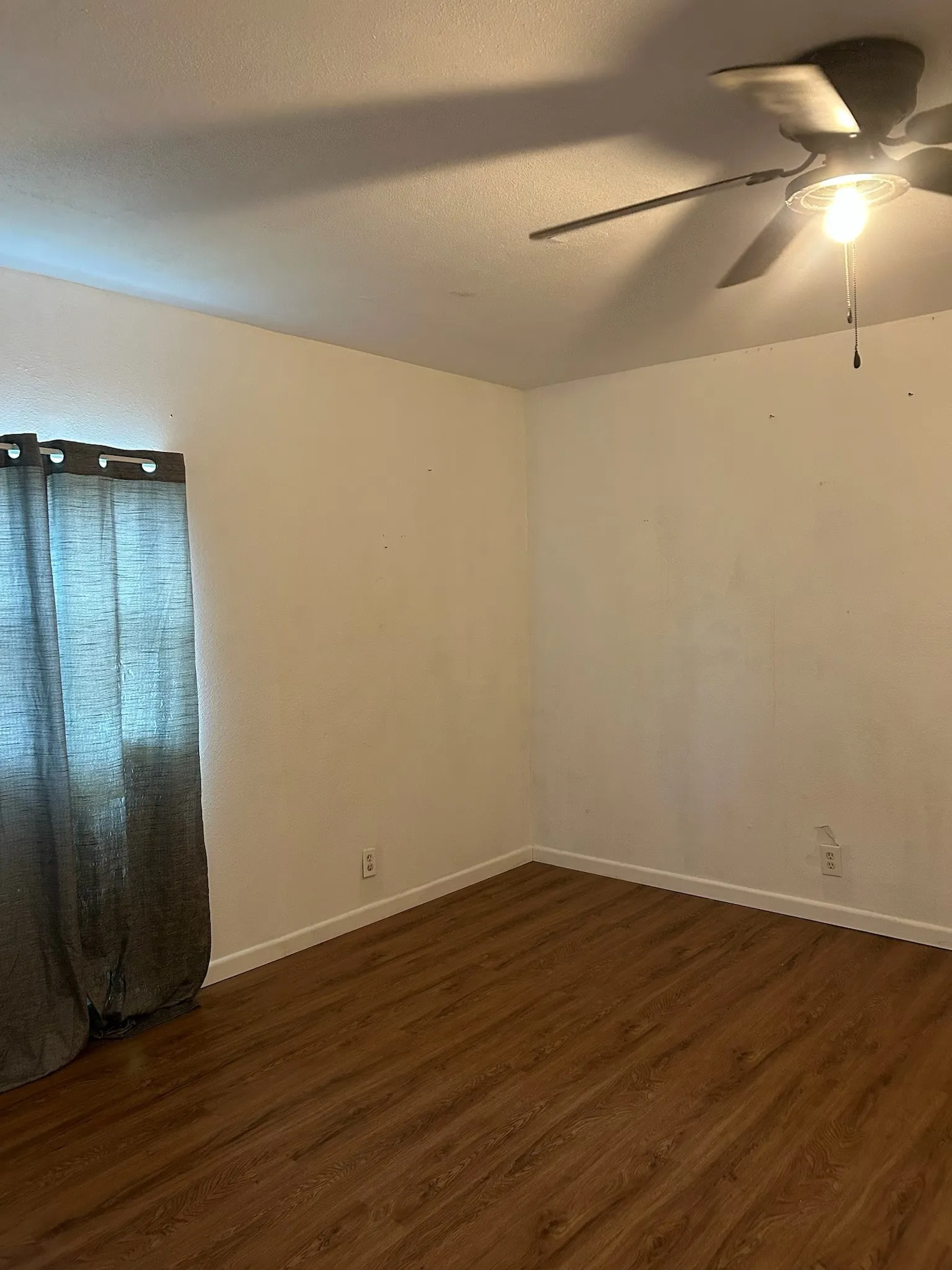 Single Family Residence For Sale in Limestone County , 471 W Navasota, Groesbeck, Texas 76642, 1 Bedroom, 1 Bathroom, Garage spaces, 884 Sqft, built in 1935, mls#21409825, Real Estate Agent in Groesbeck, Homes For Sale in Limestone county, Homes For Sale in Groesbeck, Realtor in Groesbeck Texas, Real Estate Brokerage Independent Realty Texas, Luminita Cordes Realtor