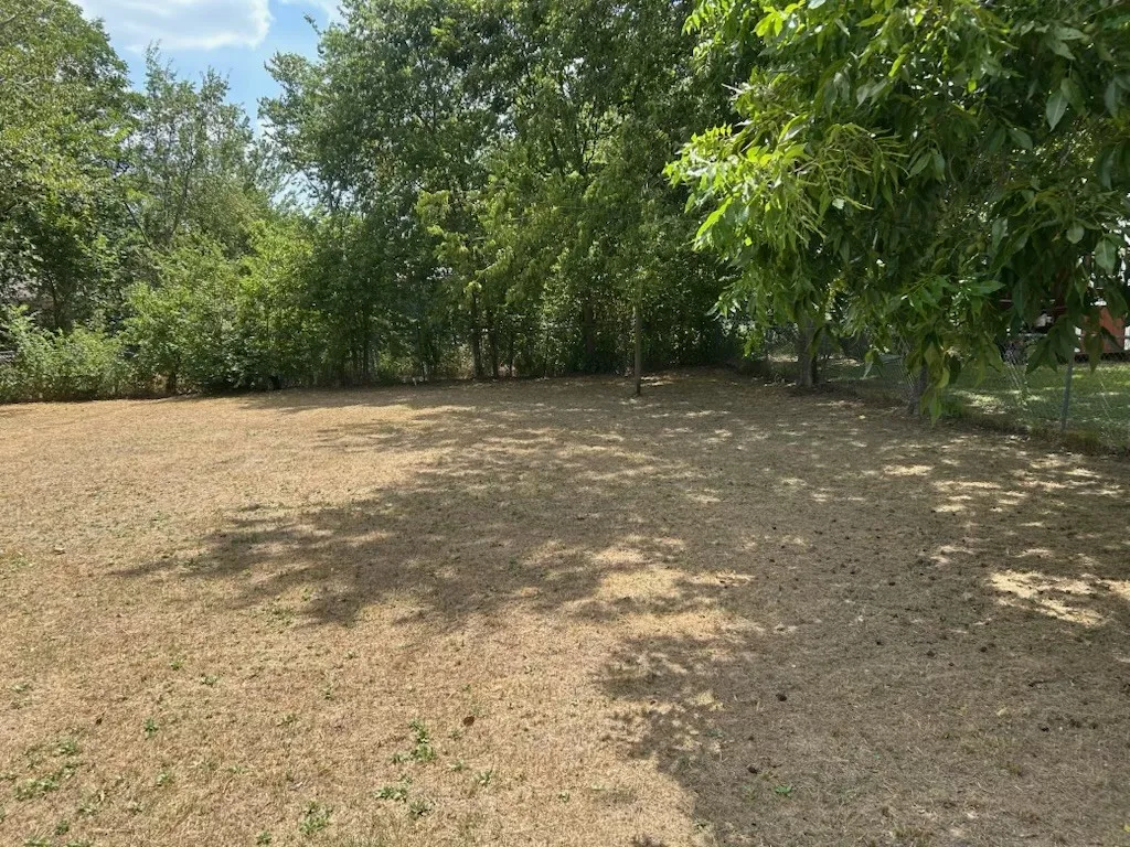 Single Family Residence For Sale in Limestone County , 471 W Navasota, Groesbeck, Texas 76642, 1 Bedroom, 1 Bathroom, Garage spaces, 884 Sqft, built in 1935, mls#21409825, Real Estate Agent in Groesbeck, Homes For Sale in Limestone county, Homes For Sale in Groesbeck, Realtor in Groesbeck Texas, Real Estate Brokerage Independent Realty Texas, Luminita Cordes Realtor