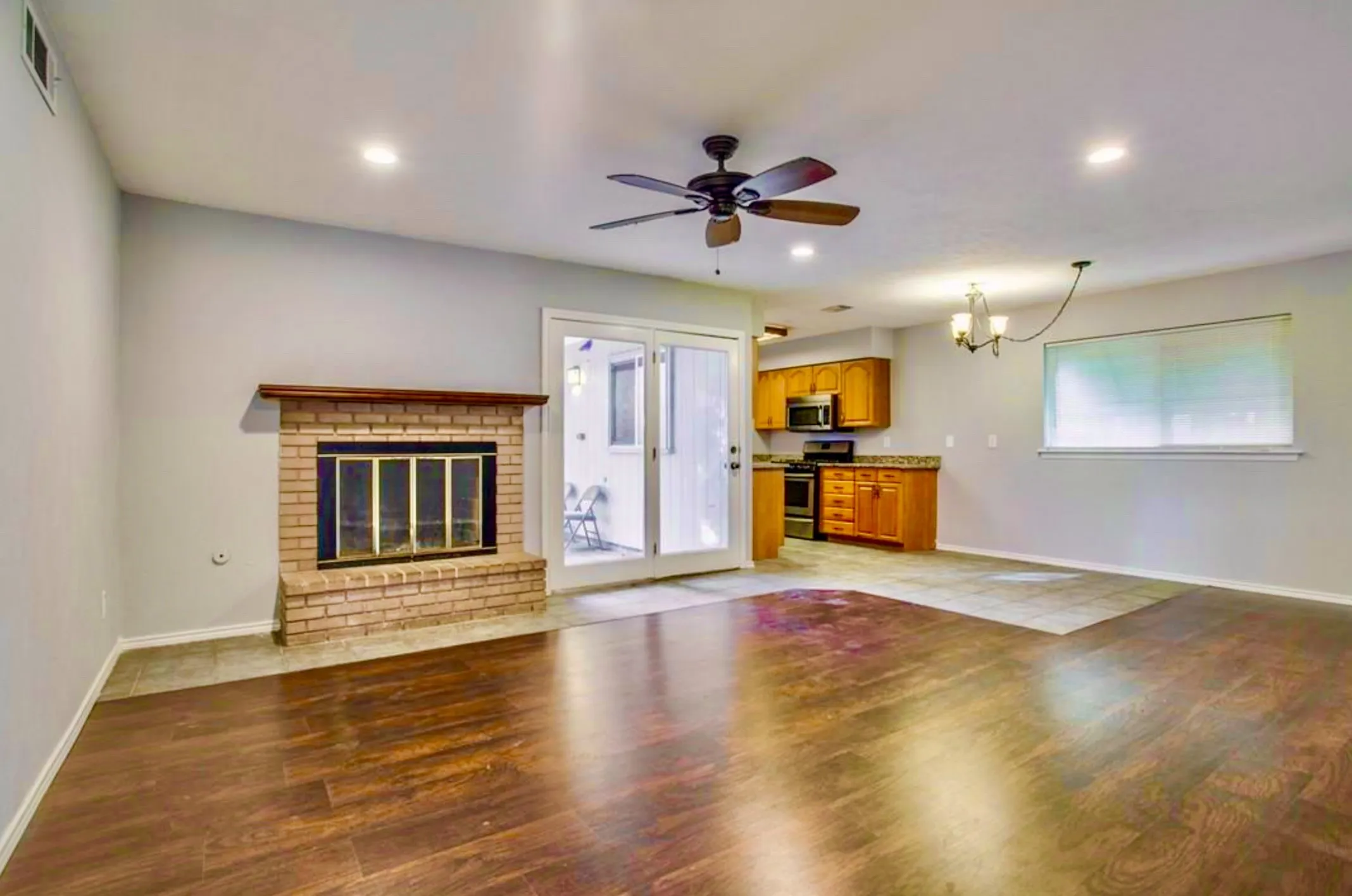 Single Family Residence For Rent in Dallas County , 505 Melrose Drive, Richardson, Texas 75080, 3 Bedroom, 2 Bathroom, 2 Garage spaces, 1,467 Sqft, built in 1961, mls#21408458, Real Estate Agent in Richardson, Homes For Rent in Dallas county, Homes For Rent in Richardson, Realtor in Richardson Texas, Real Estate Brokerage Independent Realty Texas, Luminita Cordes Realtor