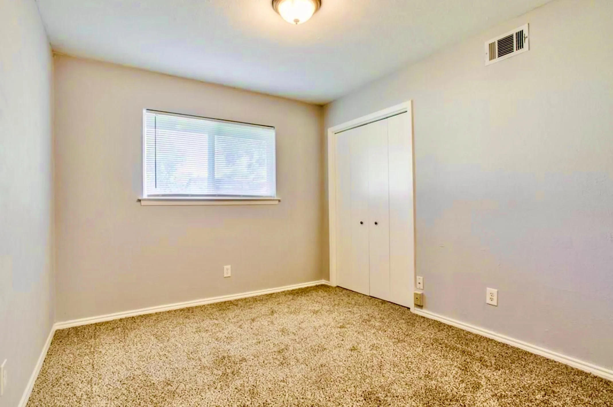 Single Family Residence For Rent in Dallas County , 505 Melrose Drive, Richardson, Texas 75080, 3 Bedroom, 2 Bathroom, 2 Garage spaces, 1,467 Sqft, built in 1961, mls#21408458, Real Estate Agent in Richardson, Homes For Rent in Dallas county, Homes For Rent in Richardson, Realtor in Richardson Texas, Real Estate Brokerage Independent Realty Texas, Luminita Cordes Realtor