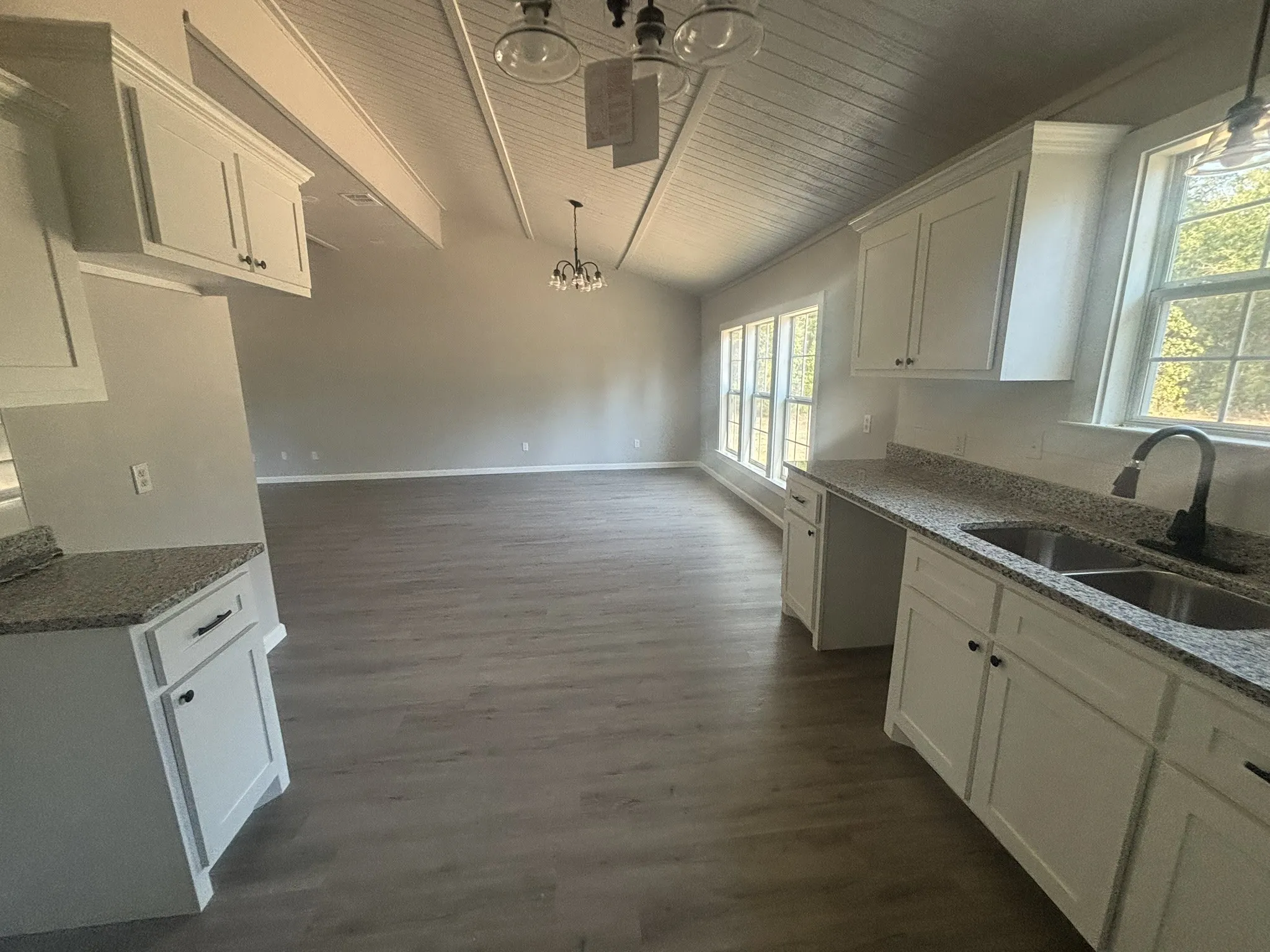 Single Family Residence For Sale in Camp County , 2088 FM 556, Pittsburg, Texas 75686, 4 Bedroom, 3 Bathroom, Garage spaces, 1,990 Sqft, built in 2007, mls#21409833, Real Estate Agent in Pittsburg, Homes For Sale in Camp county, Homes For Sale in Pittsburg, Realtor in Pittsburg Texas, Real Estate Brokerage Independent Realty Texas, Luminita Cordes Realtor