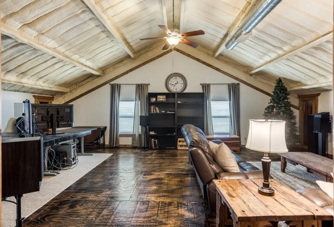 Single Family Residence For Sale in Denton County , 15350 US Highway 380, Krum, Texas 76249, 3 Bedroom, 3 Bathroom, 2 Garage spaces, 4,320 Sqft, built in 2005, mls#21409835, Real Estate Agent in Krum, Homes For Sale in Denton county, Homes For Sale in Krum, Realtor in Krum Texas, Real Estate Brokerage Independent Realty Texas, Luminita Cordes Realtor
