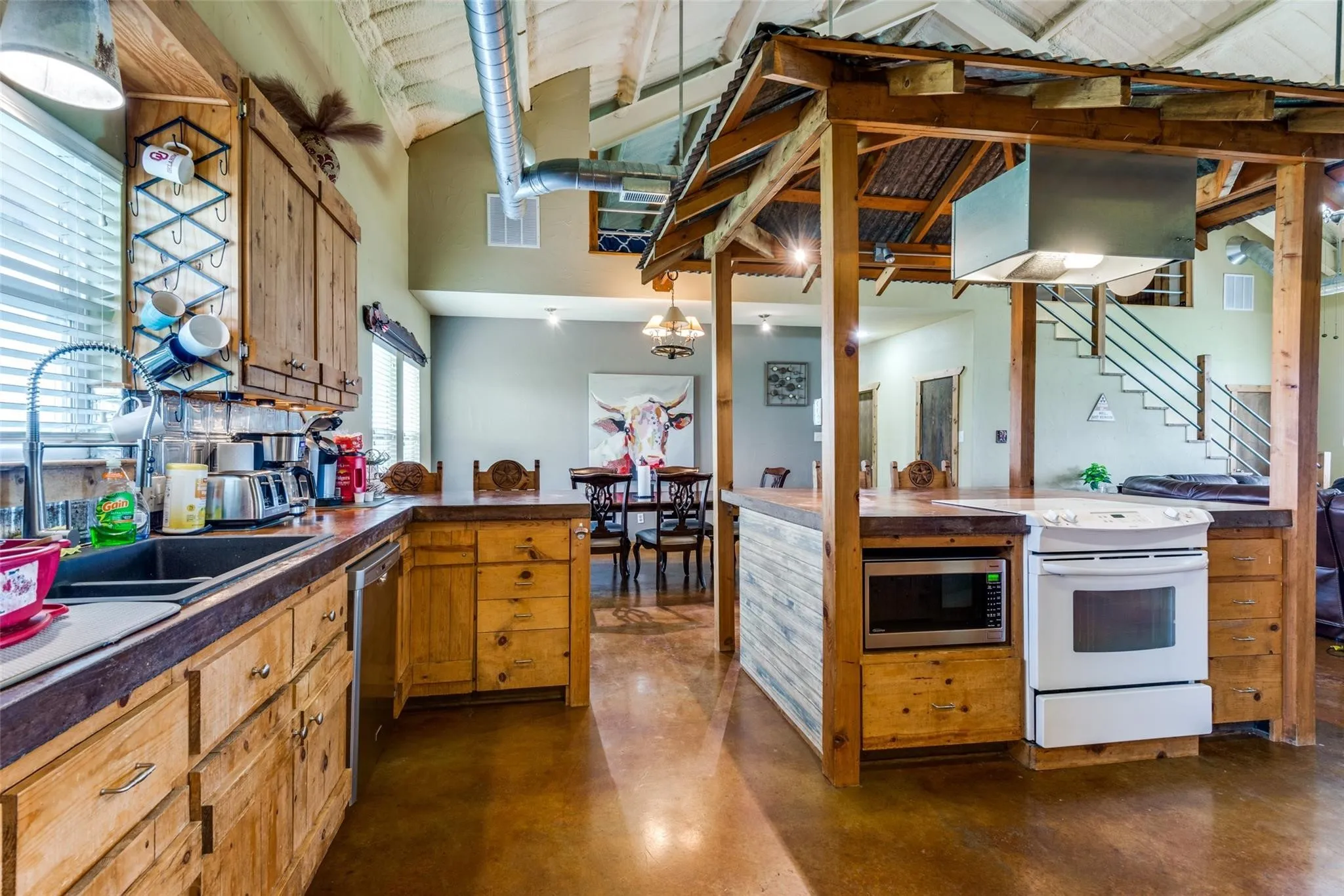 Single Family Residence For Sale in Denton County , 15350 US Highway 380, Krum, Texas 76249, 3 Bedroom, 3 Bathroom, 2 Garage spaces, 4,320 Sqft, built in 2005, mls#21409835, Real Estate Agent in Krum, Homes For Sale in Denton county, Homes For Sale in Krum, Realtor in Krum Texas, Real Estate Brokerage Independent Realty Texas, Luminita Cordes Realtor