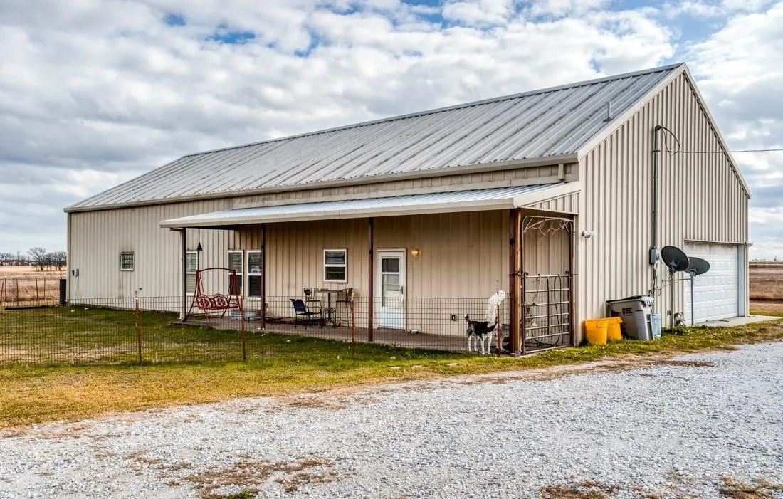 Single Family Residence For Sale in Denton County , 15350 US Highway 380, Krum, Texas 76249, 3 Bedroom, 3 Bathroom, 2 Garage spaces, 4,320 Sqft, built in 2005, mls#21409835, Real Estate Agent in Krum, Homes For Sale in Denton county, Homes For Sale in Krum, Realtor in Krum Texas, Real Estate Brokerage Independent Realty Texas, Luminita Cordes Realtor