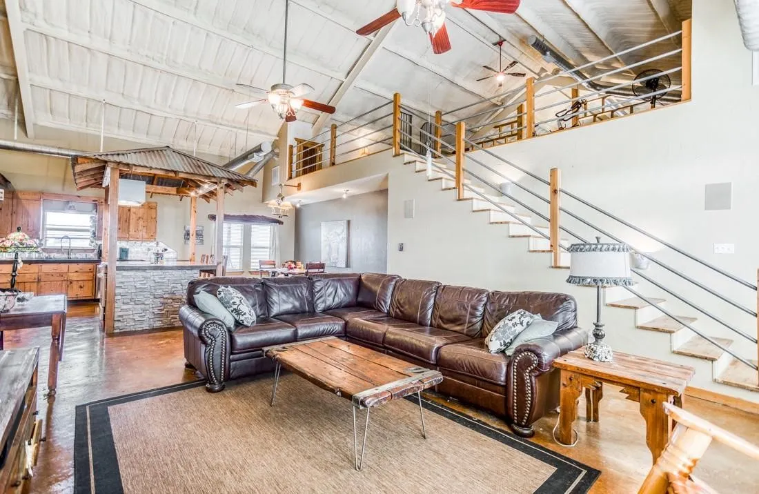 Single Family Residence For Sale in Denton County , 15350 US Highway 380, Krum, Texas 76249, 3 Bedroom, 3 Bathroom, 2 Garage spaces, 4,320 Sqft, built in 2005, mls#21409835, Real Estate Agent in Krum, Homes For Sale in Denton county, Homes For Sale in Krum, Realtor in Krum Texas, Real Estate Brokerage Independent Realty Texas, Luminita Cordes Realtor