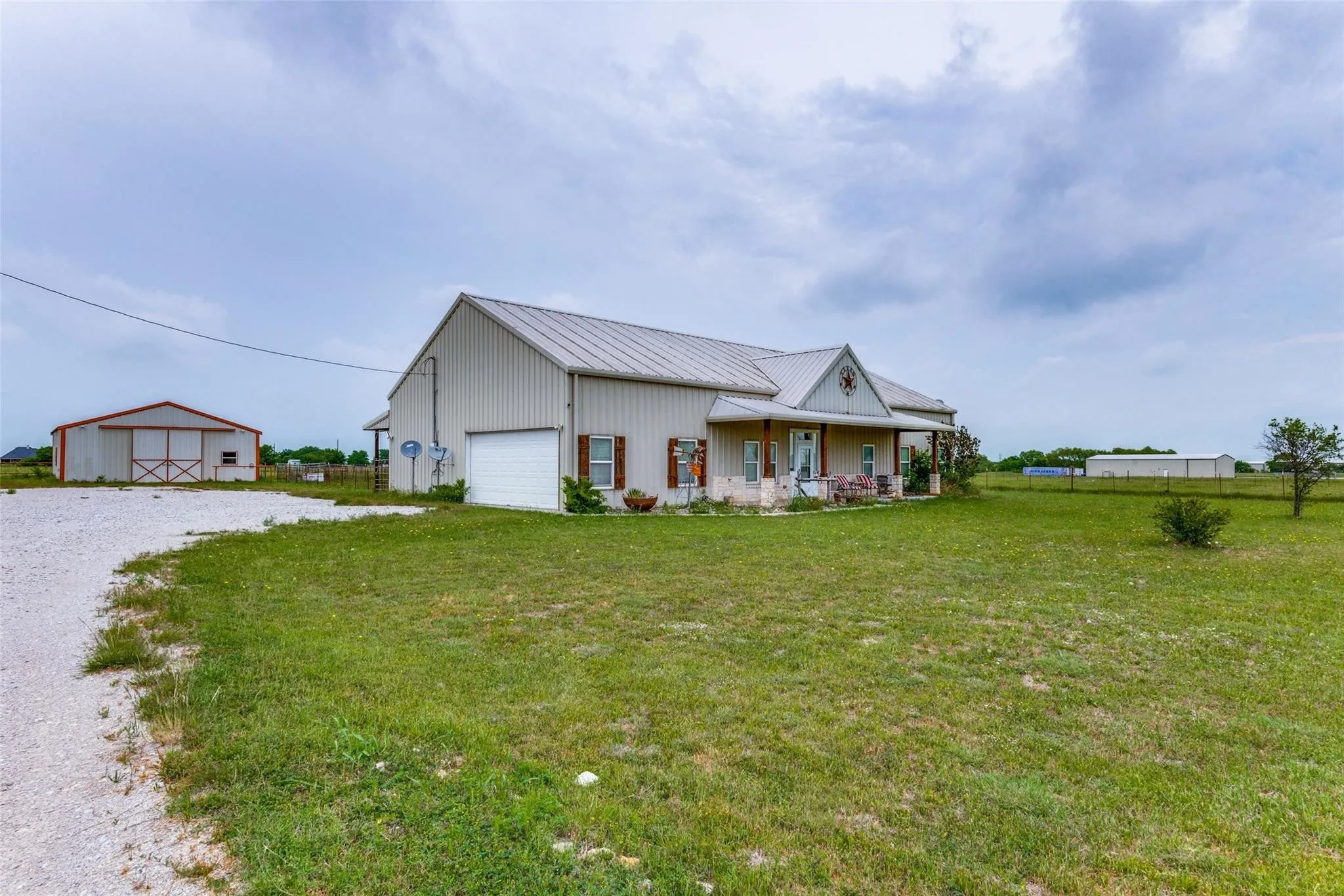 Single Family Residence For Sale in Denton County , 15350 US Highway 380, Krum, Texas 76249, 3 Bedroom, 3 Bathroom, 2 Garage spaces, 4,320 Sqft, built in 2005, mls#21409835, Real Estate Agent in Krum, Homes For Sale in Denton county, Homes For Sale in Krum, Realtor in Krum Texas, Real Estate Brokerage Independent Realty Texas, Luminita Cordes Realtor