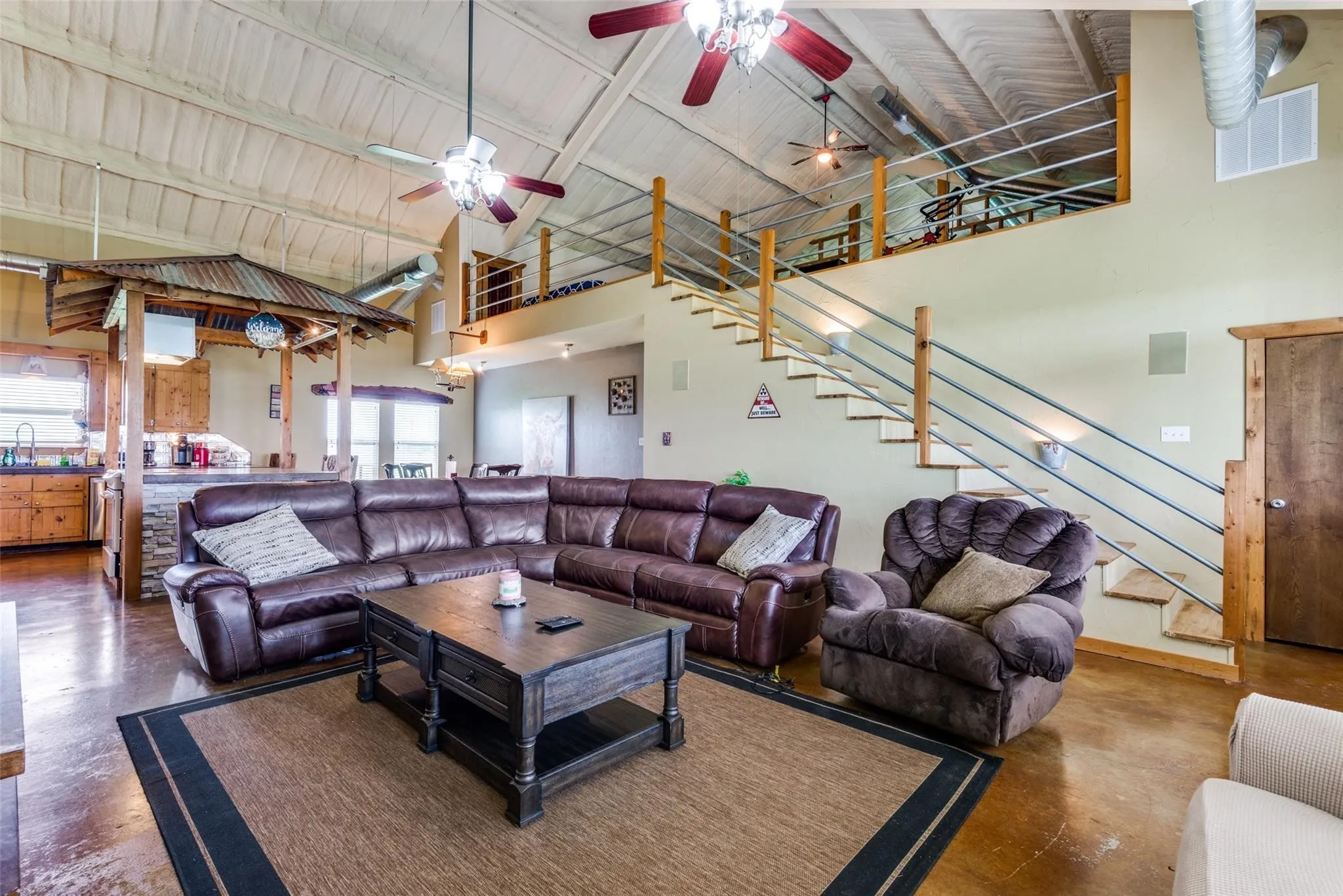 Single Family Residence For Sale in Denton County , 15350 US Highway 380, Krum, Texas 76249, 3 Bedroom, 3 Bathroom, 2 Garage spaces, 4,320 Sqft, built in 2005, mls#21409835, Real Estate Agent in Krum, Homes For Sale in Denton county, Homes For Sale in Krum, Realtor in Krum Texas, Real Estate Brokerage Independent Realty Texas, Luminita Cordes Realtor