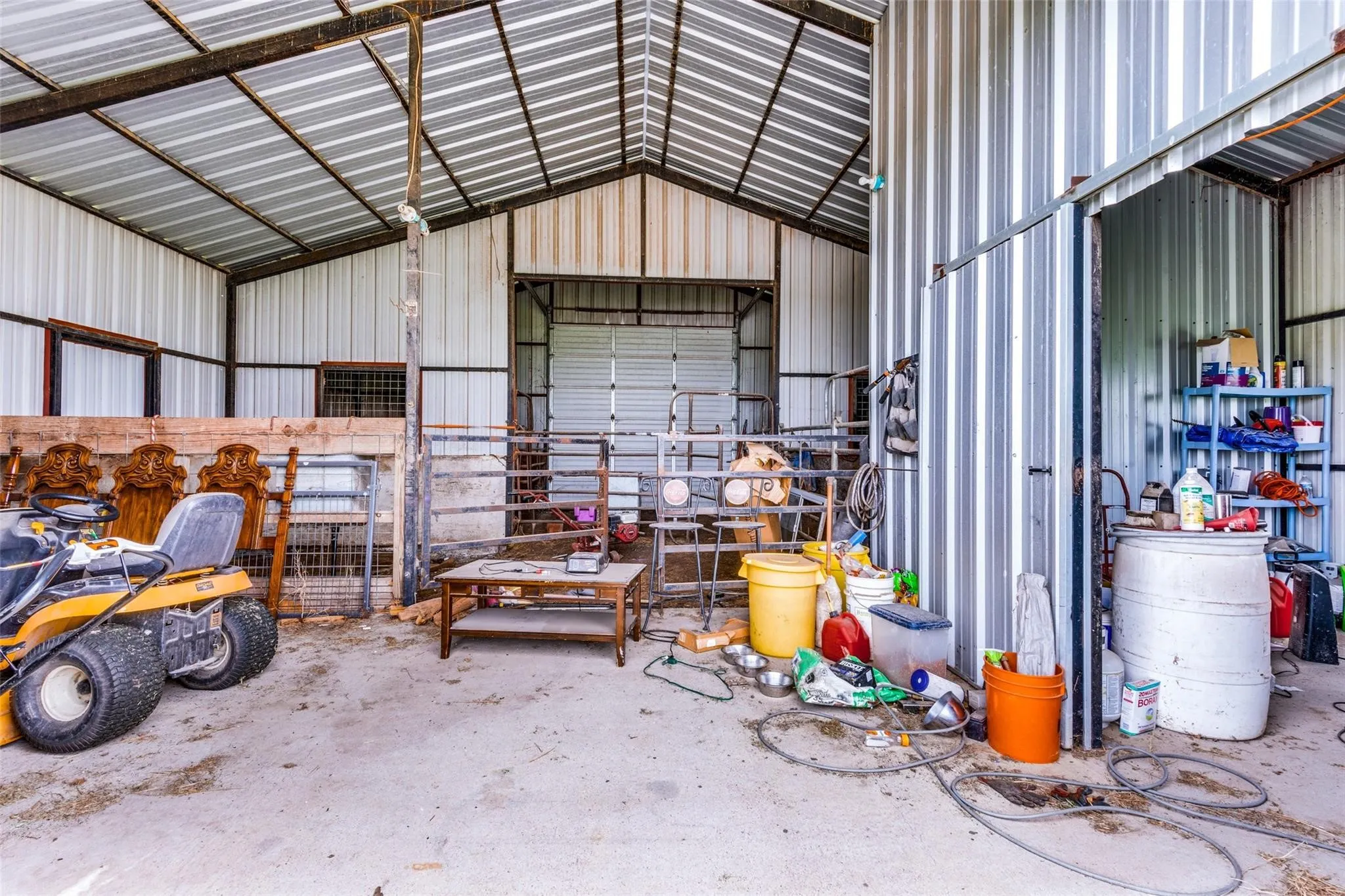 Single Family Residence For Sale in Denton County , 15350 US Highway 380, Krum, Texas 76249, 3 Bedroom, 3 Bathroom, 2 Garage spaces, 4,320 Sqft, built in 2005, mls#21409835, Real Estate Agent in Krum, Homes For Sale in Denton county, Homes For Sale in Krum, Realtor in Krum Texas, Real Estate Brokerage Independent Realty Texas, Luminita Cordes Realtor