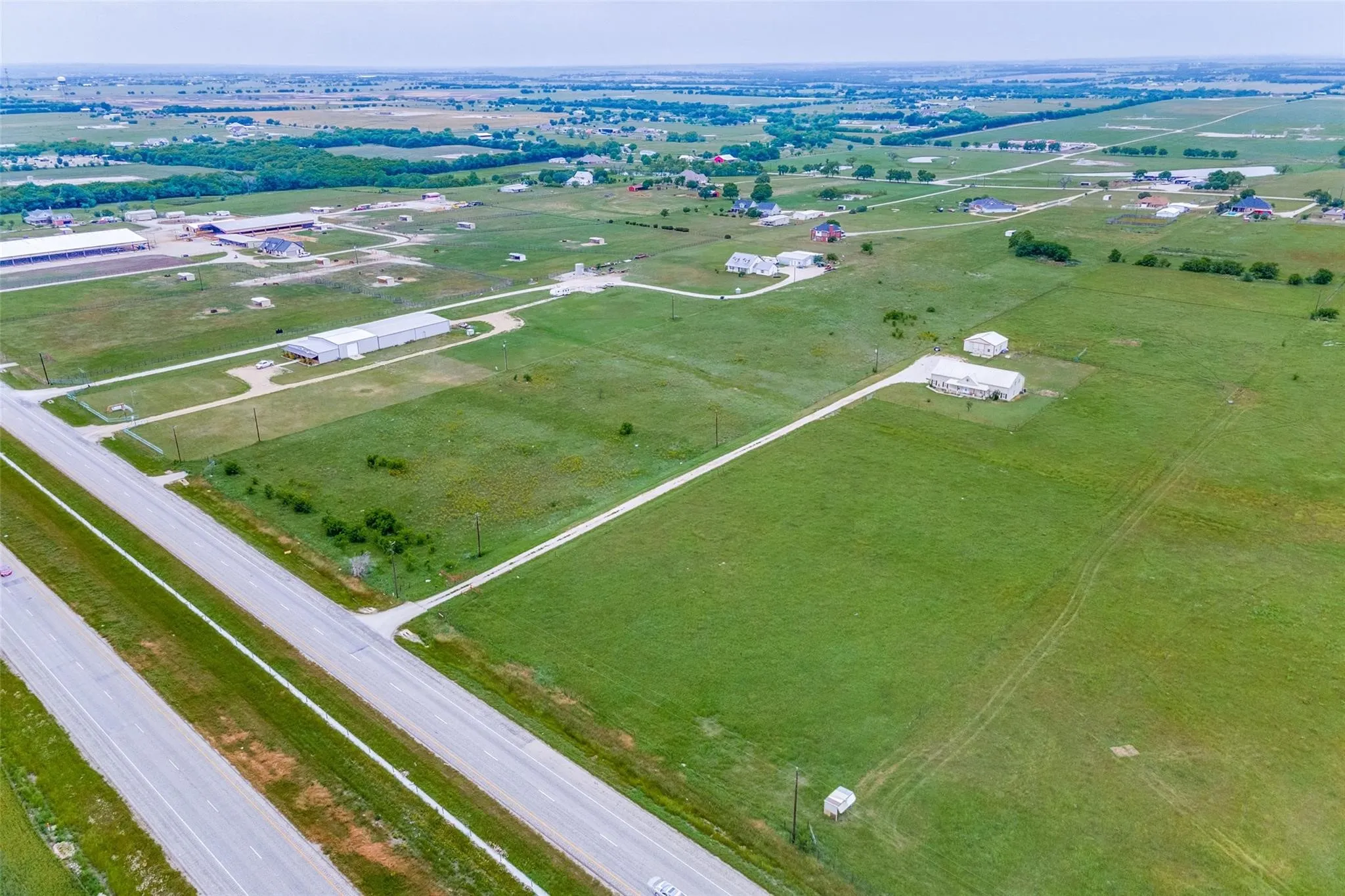 Single Family Residence For Sale in Denton County , 15350 US Highway 380, Krum, Texas 76249, 3 Bedroom, 3 Bathroom, 2 Garage spaces, 4,320 Sqft, built in 2005, mls#21409835, Real Estate Agent in Krum, Homes For Sale in Denton county, Homes For Sale in Krum, Realtor in Krum Texas, Real Estate Brokerage Independent Realty Texas, Luminita Cordes Realtor