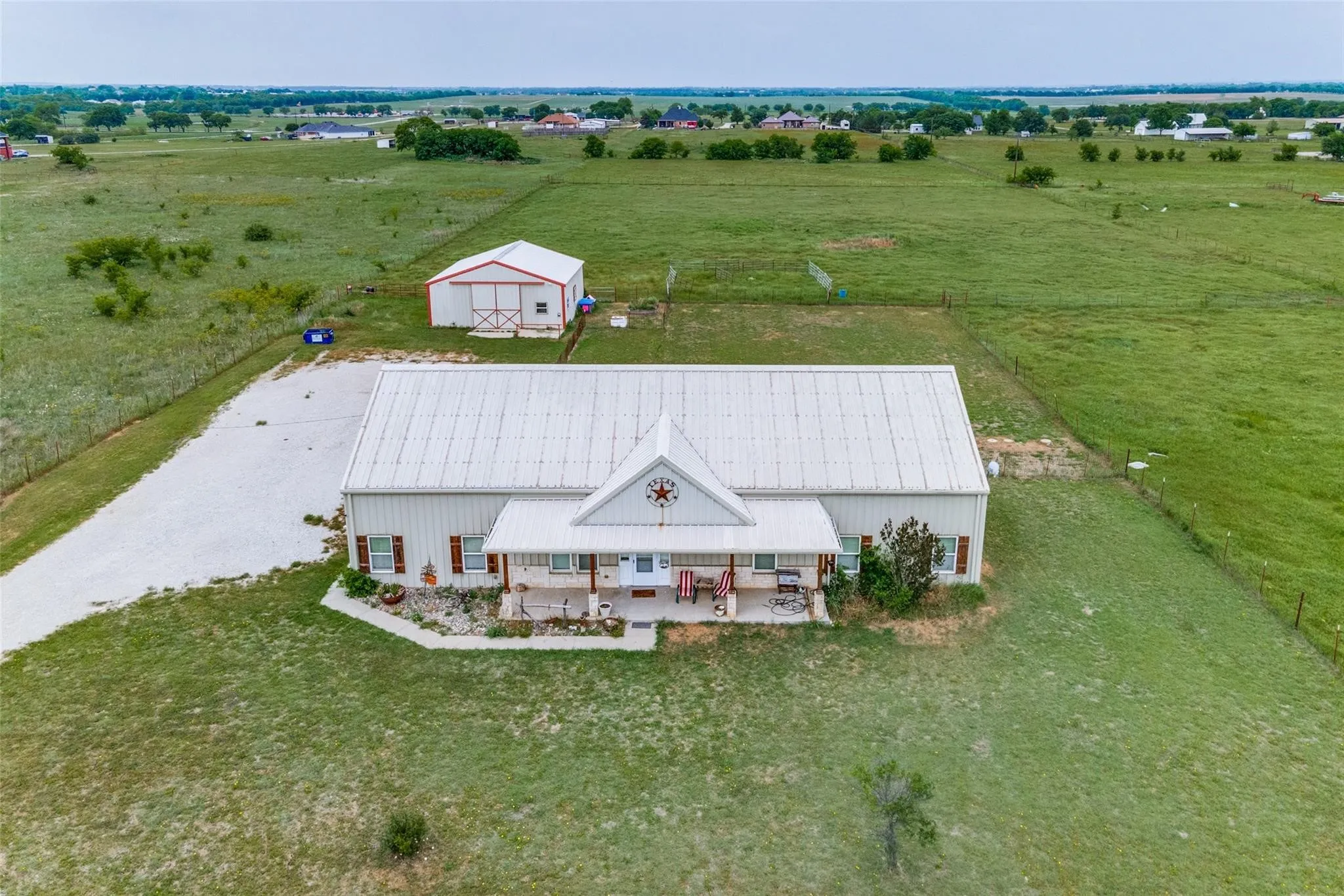 Single Family Residence For Sale in Denton County , 15350 US Highway 380, Krum, Texas 76249, 3 Bedroom, 3 Bathroom, 2 Garage spaces, 4,320 Sqft, built in 2005, mls#21409835, Real Estate Agent in Krum, Homes For Sale in Denton county, Homes For Sale in Krum, Realtor in Krum Texas, Real Estate Brokerage Independent Realty Texas, Luminita Cordes Realtor