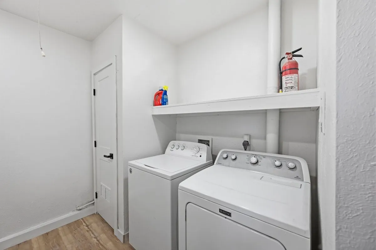 Single Family Residence For Sale in Dallas County , 203 Evelyn Street, De Soto, Texas 75115, 4 Bedroom, 3 Bathroom, Garage spaces, 2,226 Sqft, built in 1968, mls#21409735, Real Estate Agent in De Soto, Homes For Sale in Dallas county, Homes For Sale in De Soto, Realtor in De Soto Texas, Real Estate Brokerage Independent Realty Texas, Luminita Cordes Realtor