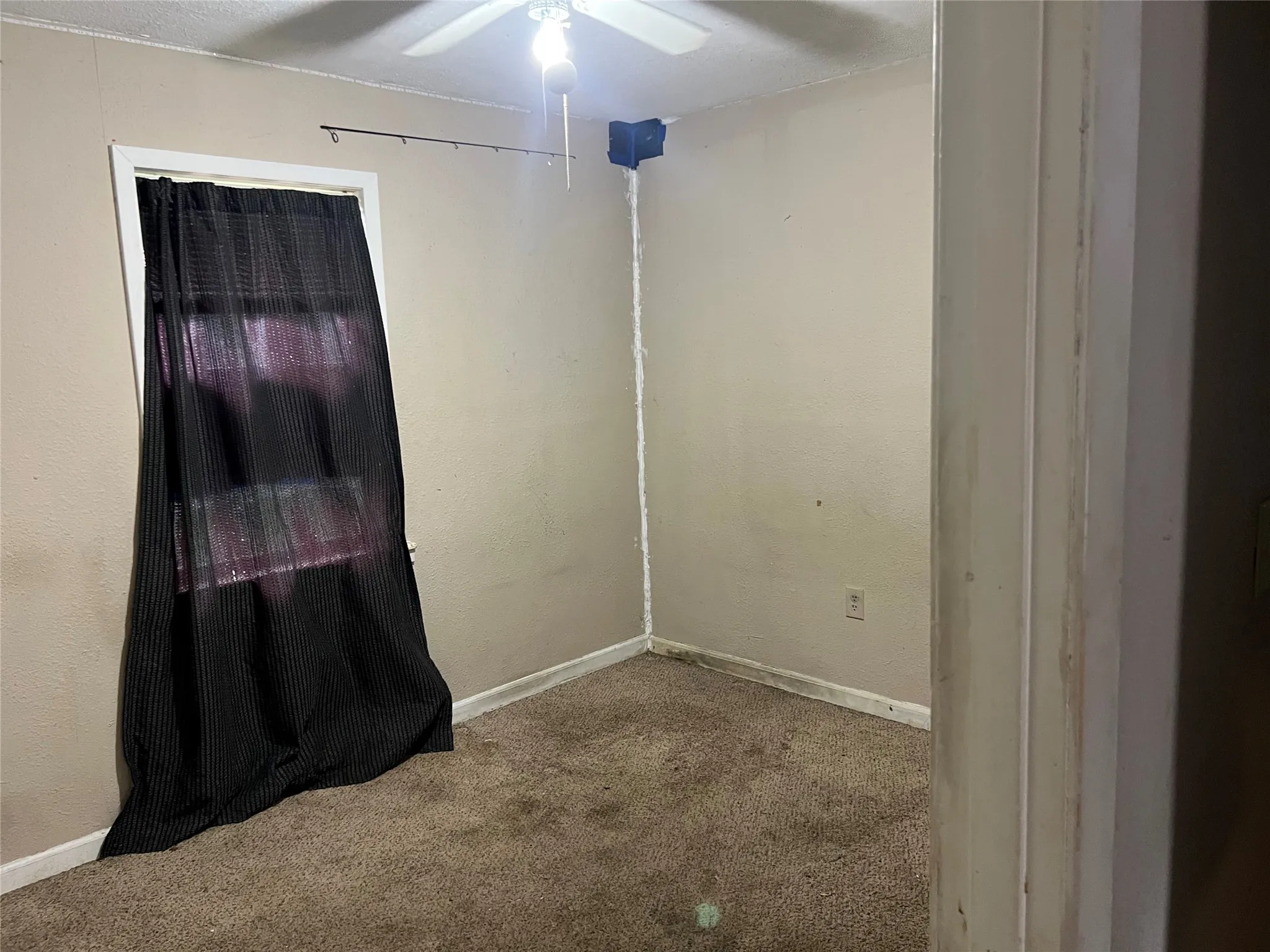 Single Family Residence For Sale in Tarrant County , 518 Stonewall Drive, Euless, Texas 76039, 3 Bedroom, 1 Bathroom, Garage spaces, 999 Sqft, built in 1961, mls#21409841, Real Estate Agent in Euless, Homes For Sale in Tarrant county, Homes For Sale in Euless, Realtor in Euless Texas, Real Estate Brokerage Independent Realty Texas, Luminita Cordes Realtor