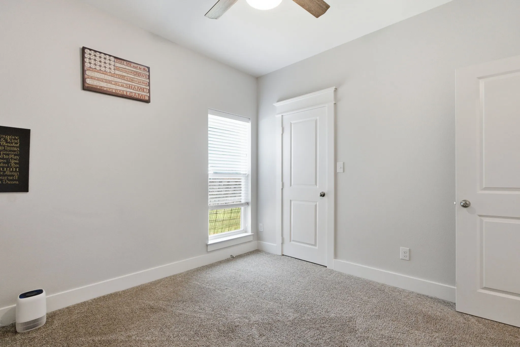 Single Family Residence For Sale in Smith County , 217 Smith Circle, Lindale, Texas 75771, 4 Bedroom, 2 Bathroom, 2 Garage spaces, 1,635 Sqft, built in 2019, mls#21409843, Real Estate Agent in Lindale, Homes For Sale in Smith county, Homes For Sale in Lindale, Realtor in Lindale Texas, Real Estate Brokerage Independent Realty Texas, Luminita Cordes Realtor