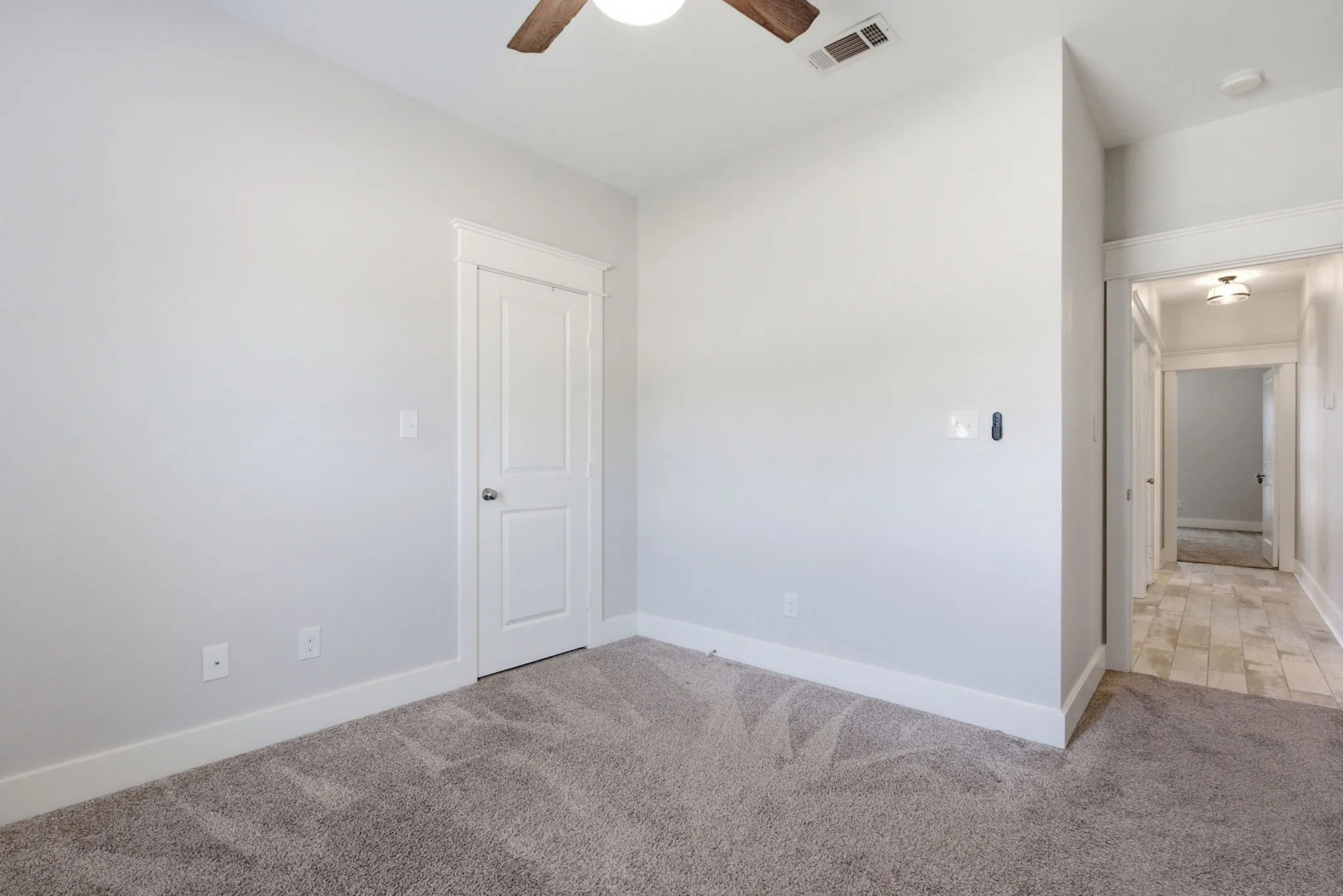 Single Family Residence For Sale in Smith County , 217 Smith Circle, Lindale, Texas 75771, 4 Bedroom, 2 Bathroom, 2 Garage spaces, 1,635 Sqft, built in 2019, mls#21409843, Real Estate Agent in Lindale, Homes For Sale in Smith county, Homes For Sale in Lindale, Realtor in Lindale Texas, Real Estate Brokerage Independent Realty Texas, Luminita Cordes Realtor