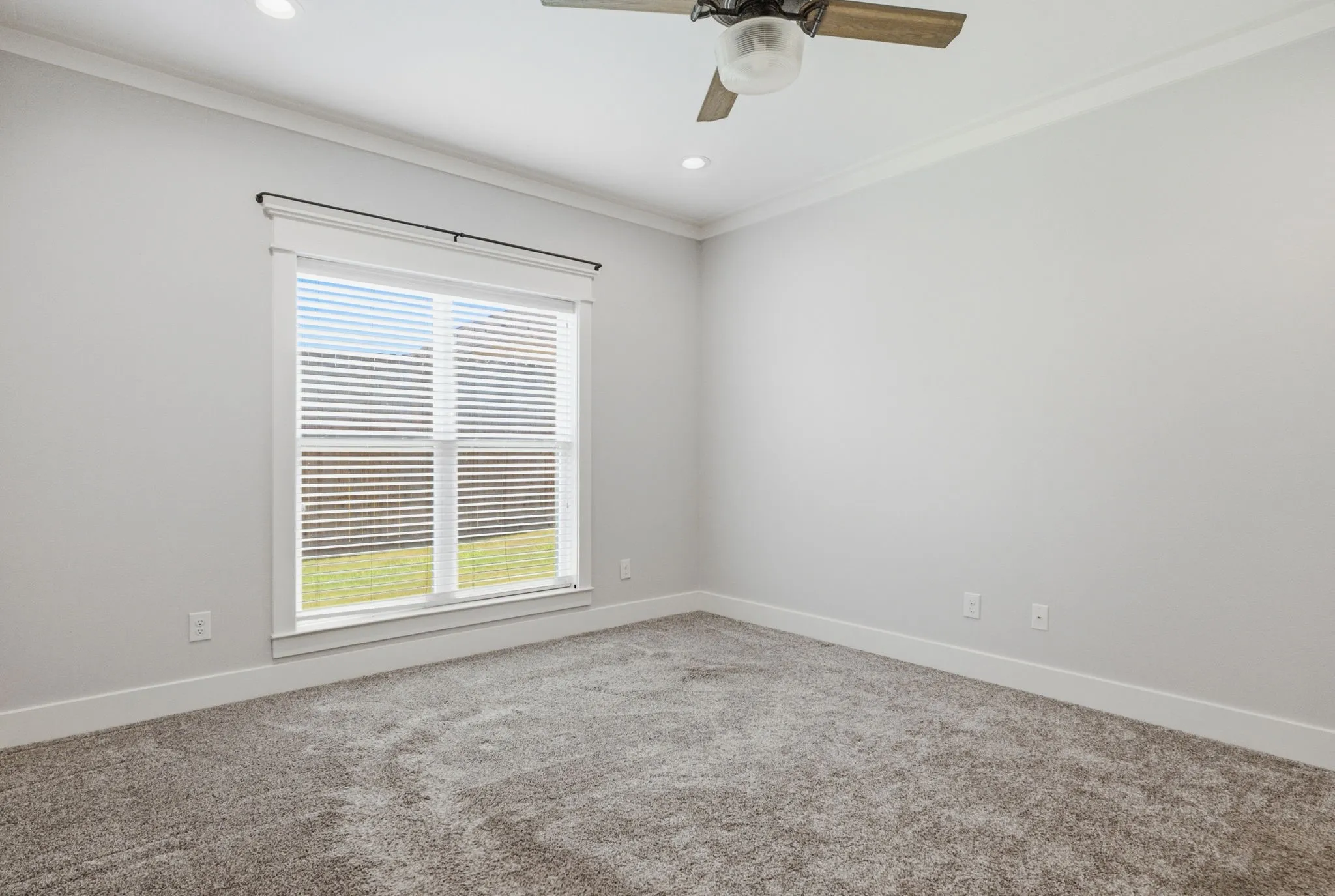 Single Family Residence For Sale in Smith County , 217 Smith Circle, Lindale, Texas 75771, 4 Bedroom, 2 Bathroom, 2 Garage spaces, 1,635 Sqft, built in 2019, mls#21409843, Real Estate Agent in Lindale, Homes For Sale in Smith county, Homes For Sale in Lindale, Realtor in Lindale Texas, Real Estate Brokerage Independent Realty Texas, Luminita Cordes Realtor