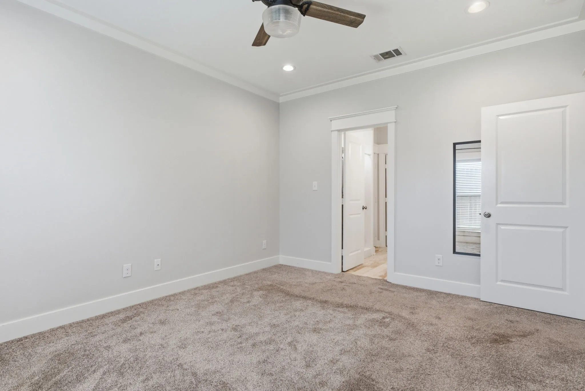 Single Family Residence For Sale in Smith County , 217 Smith Circle, Lindale, Texas 75771, 4 Bedroom, 2 Bathroom, 2 Garage spaces, 1,635 Sqft, built in 2019, mls#21409843, Real Estate Agent in Lindale, Homes For Sale in Smith county, Homes For Sale in Lindale, Realtor in Lindale Texas, Real Estate Brokerage Independent Realty Texas, Luminita Cordes Realtor