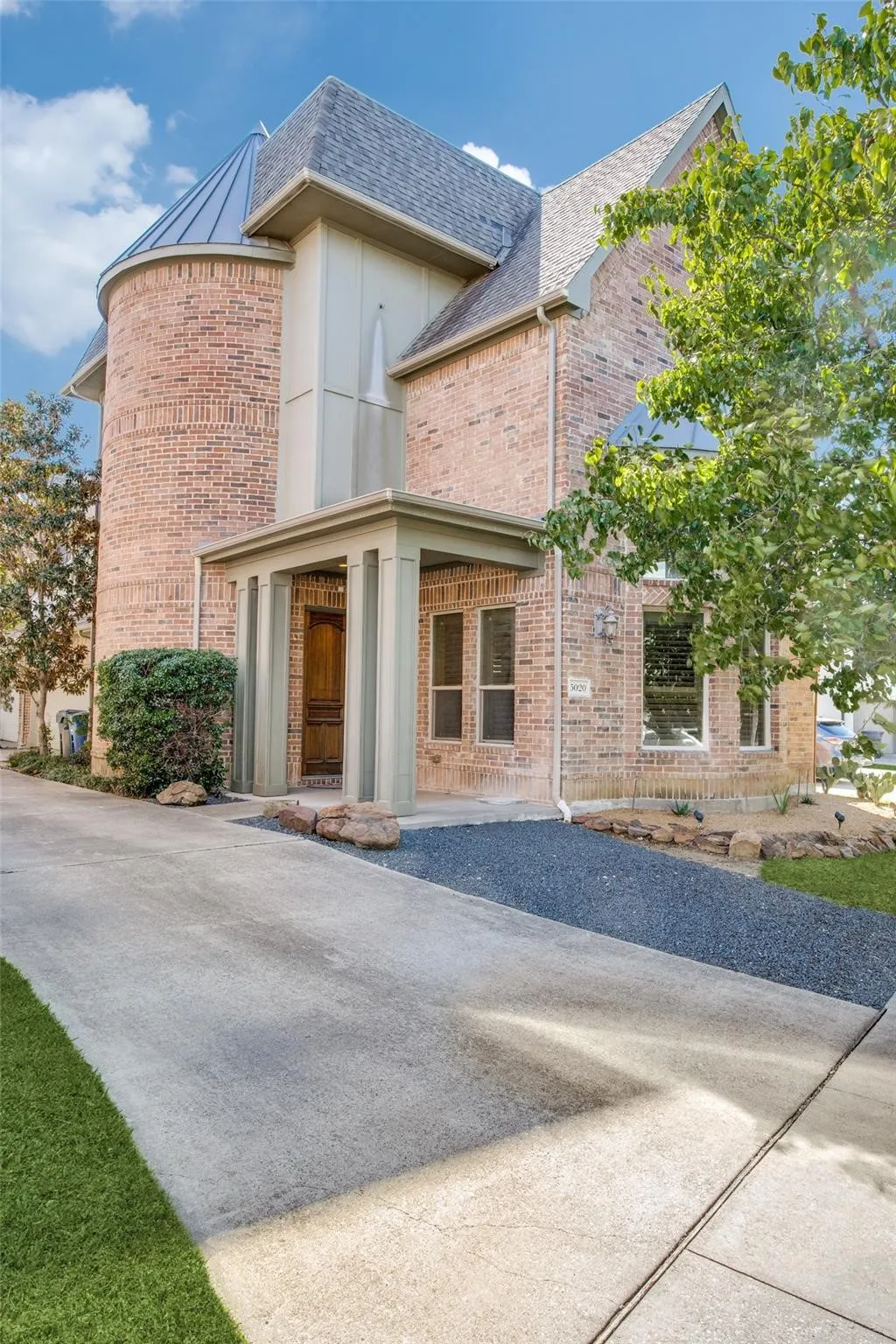 Single Family Residence For Rent