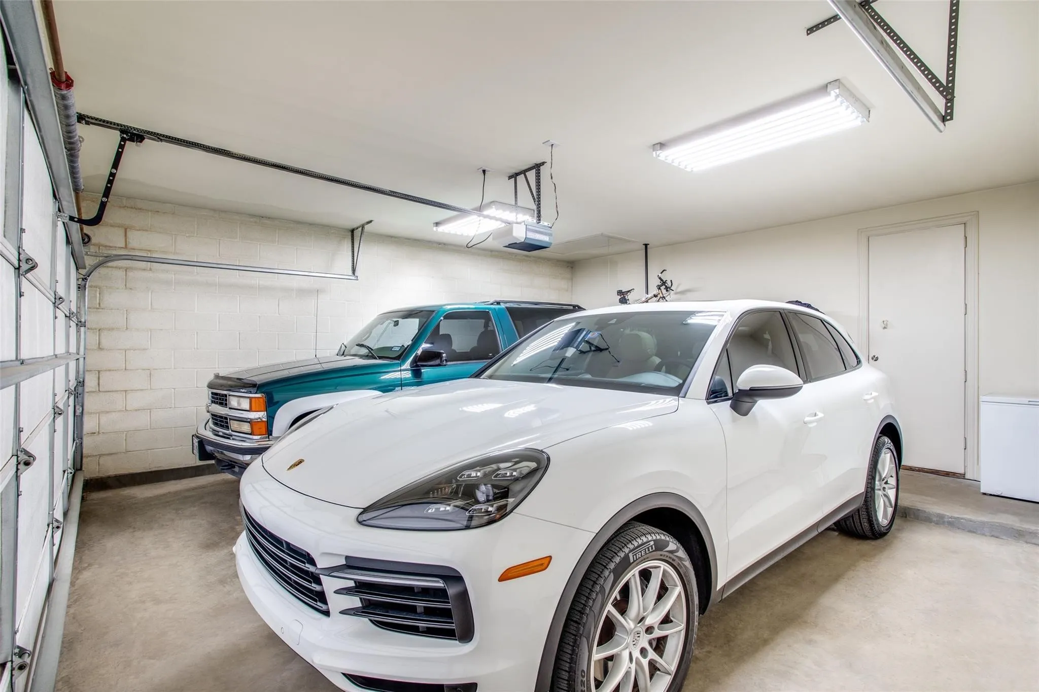 Single Family Residence For Rent in Dallas County , 5020 Mission Avenue, Dallas, Texas 75206, 3 Bedroom, 3 Bathroom, 2 Garage spaces, 2,677 Sqft, built in 2005, mls#21409794, Real Estate Agent in Dallas, Homes For Rent in Dallas county, Homes For Rent in Dallas, Realtor in Dallas Texas, Real Estate Brokerage Independent Realty Texas, Luminita Cordes Realtor