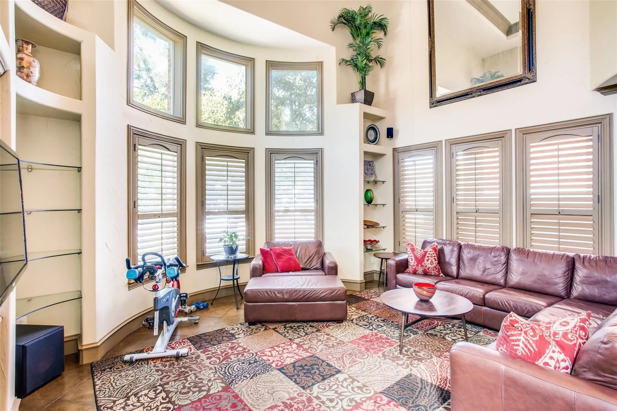 Single Family Residence For Rent in Dallas County , 5020 Mission Avenue, Dallas, Texas 75206, 3 Bedroom, 3 Bathroom, 2 Garage spaces, 2,677 Sqft, built in 2005, mls#21409794, Real Estate Agent in Dallas, Homes For Rent in Dallas county, Homes For Rent in Dallas, Realtor in Dallas Texas, Real Estate Brokerage Independent Realty Texas, Luminita Cordes Realtor