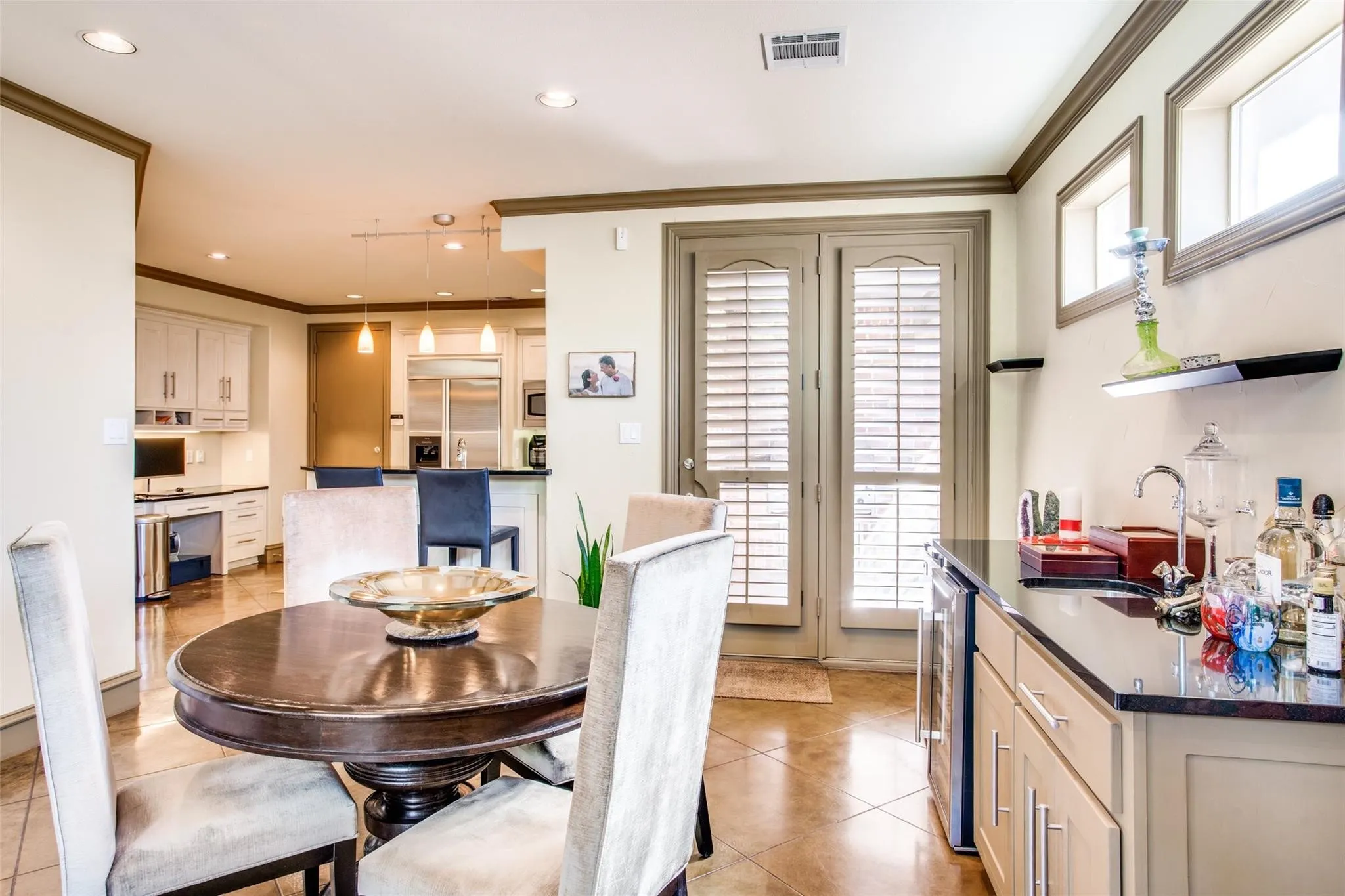 Single Family Residence For Rent in Dallas County , 5020 Mission Avenue, Dallas, Texas 75206, 3 Bedroom, 3 Bathroom, 2 Garage spaces, 2,677 Sqft, built in 2005, mls#21409794, Real Estate Agent in Dallas, Homes For Rent in Dallas county, Homes For Rent in Dallas, Realtor in Dallas Texas, Real Estate Brokerage Independent Realty Texas, Luminita Cordes Realtor