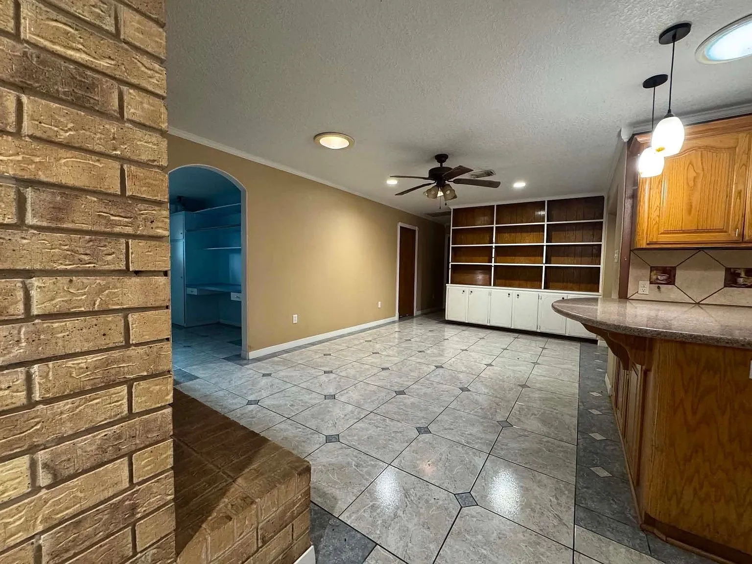 Single Family Residence For Sale in Brazoria County , 438 Southern Oaks Drive, Lake Jackson, Texas 77566, 3 Bedroom, 2 Bathroom, 2 Garage spaces, 1,893 Sqft, built in 1961, mls#21409849, Real Estate Agent in Lake Jackson, Homes For Sale in Brazoria county, Homes For Sale in Lake Jackson, Realtor in Lake Jackson Texas, Real Estate Brokerage Independent Realty Texas, Luminita Cordes Realtor