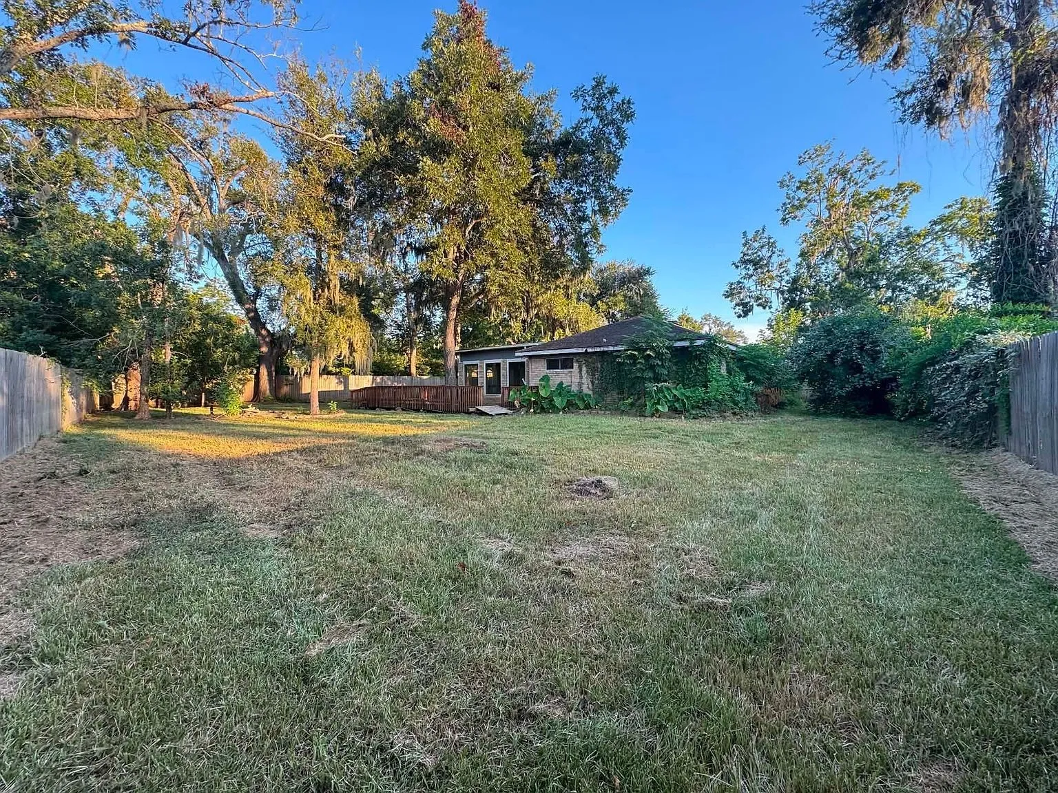 Single Family Residence For Sale in Brazoria County , 438 Southern Oaks Drive, Lake Jackson, Texas 77566, 3 Bedroom, 2 Bathroom, 2 Garage spaces, 1,893 Sqft, built in 1961, mls#21409849, Real Estate Agent in Lake Jackson, Homes For Sale in Brazoria county, Homes For Sale in Lake Jackson, Realtor in Lake Jackson Texas, Real Estate Brokerage Independent Realty Texas, Luminita Cordes Realtor