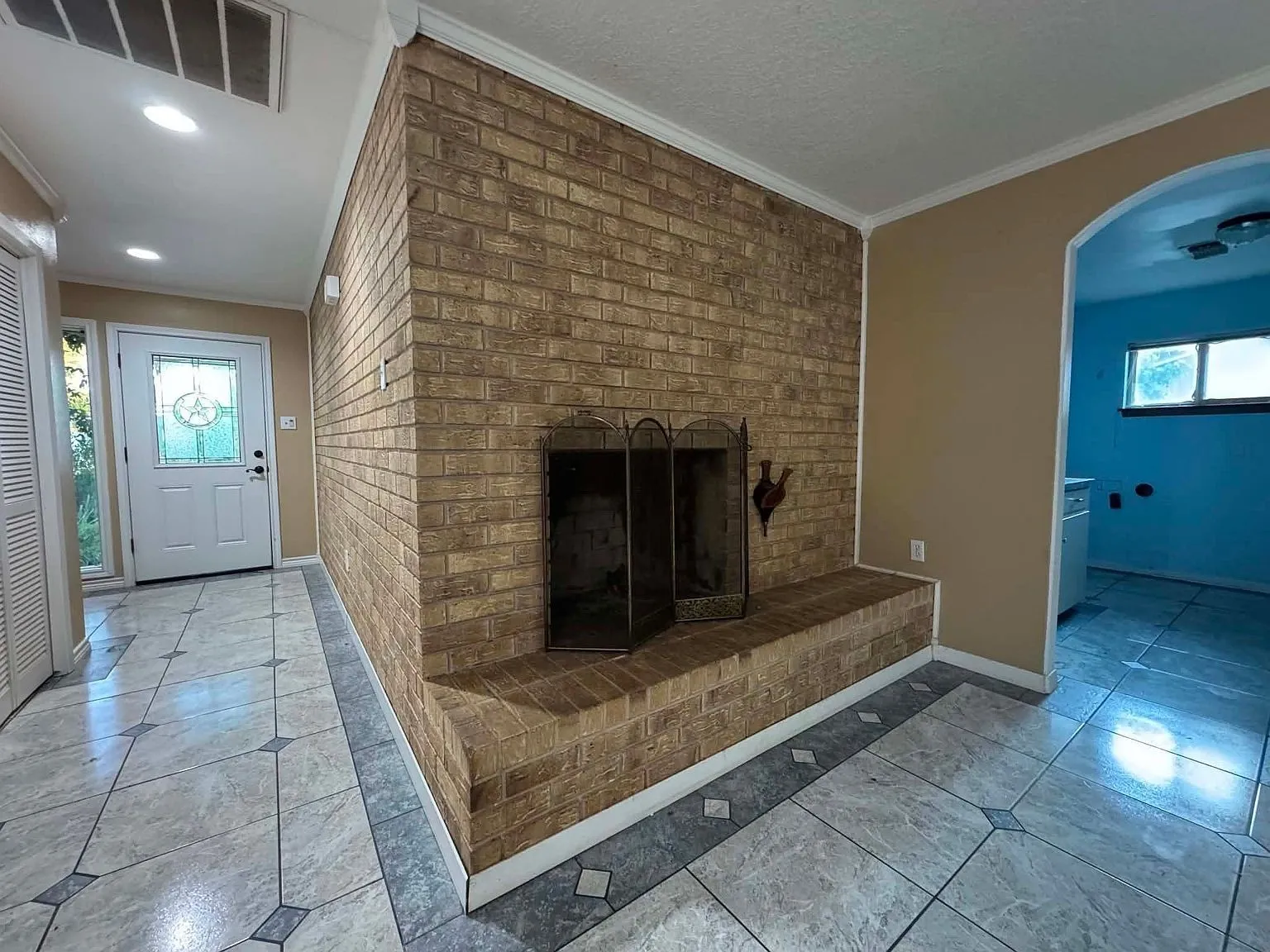 Single Family Residence For Sale in Brazoria County , 438 Southern Oaks Drive, Lake Jackson, Texas 77566, 3 Bedroom, 2 Bathroom, 2 Garage spaces, 1,893 Sqft, built in 1961, mls#21409849, Real Estate Agent in Lake Jackson, Homes For Sale in Brazoria county, Homes For Sale in Lake Jackson, Realtor in Lake Jackson Texas, Real Estate Brokerage Independent Realty Texas, Luminita Cordes Realtor