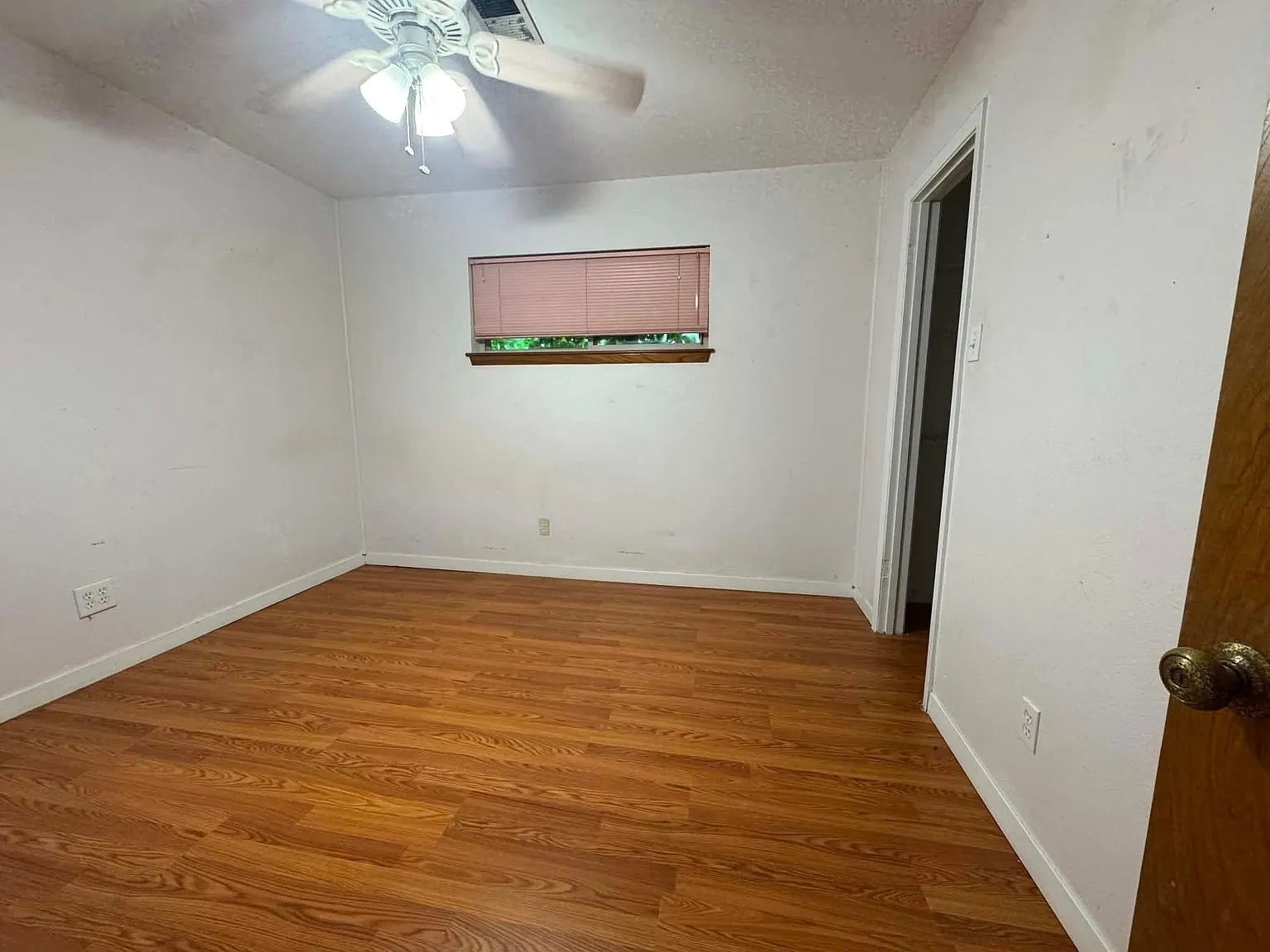 Single Family Residence For Sale in Brazoria County , 438 Southern Oaks Drive, Lake Jackson, Texas 77566, 3 Bedroom, 2 Bathroom, 2 Garage spaces, 1,893 Sqft, built in 1961, mls#21409849, Real Estate Agent in Lake Jackson, Homes For Sale in Brazoria county, Homes For Sale in Lake Jackson, Realtor in Lake Jackson Texas, Real Estate Brokerage Independent Realty Texas, Luminita Cordes Realtor