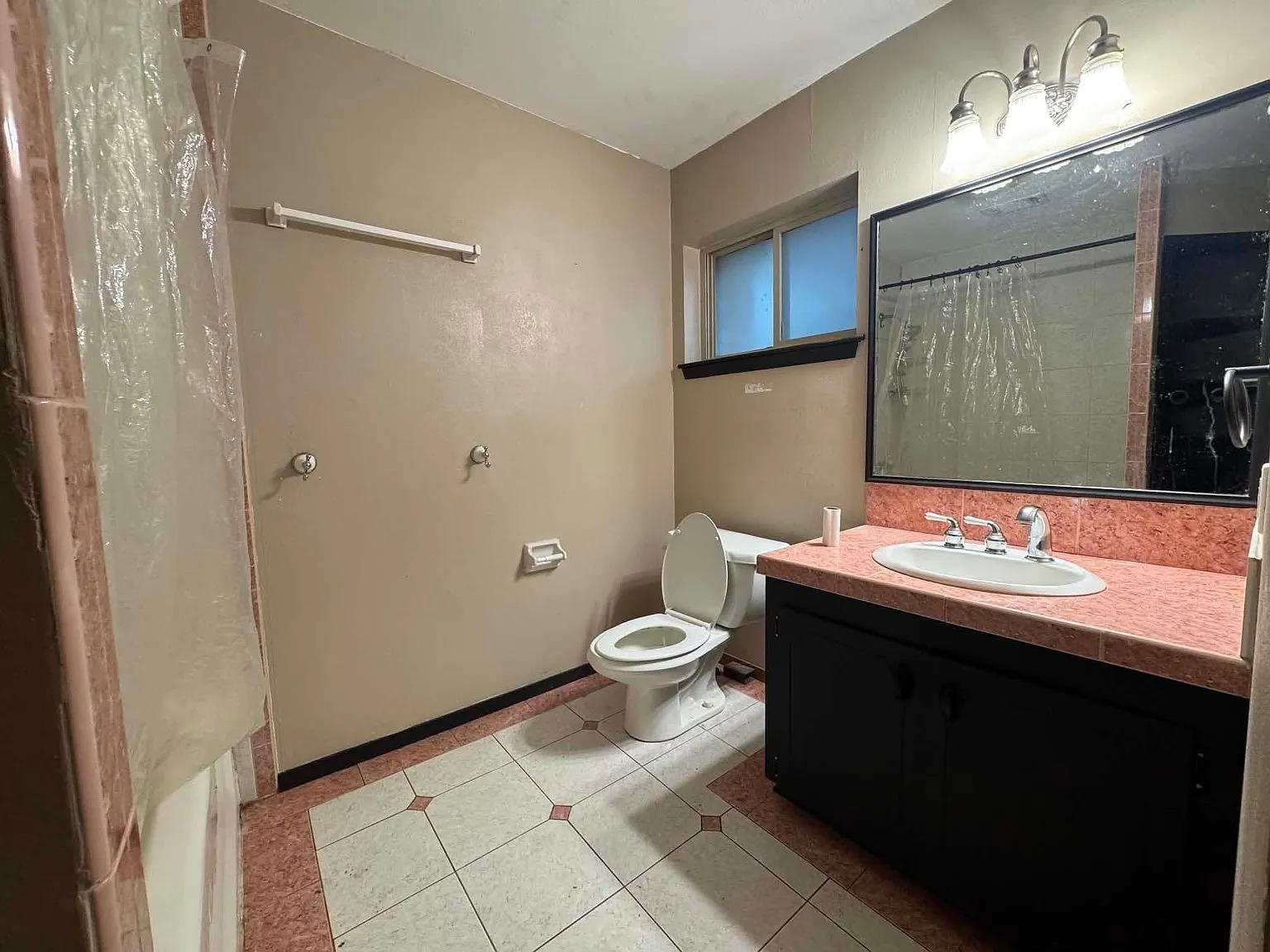Single Family Residence For Sale in Brazoria County , 438 Southern Oaks Drive, Lake Jackson, Texas 77566, 3 Bedroom, 2 Bathroom, 2 Garage spaces, 1,893 Sqft, built in 1961, mls#21409849, Real Estate Agent in Lake Jackson, Homes For Sale in Brazoria county, Homes For Sale in Lake Jackson, Realtor in Lake Jackson Texas, Real Estate Brokerage Independent Realty Texas, Luminita Cordes Realtor