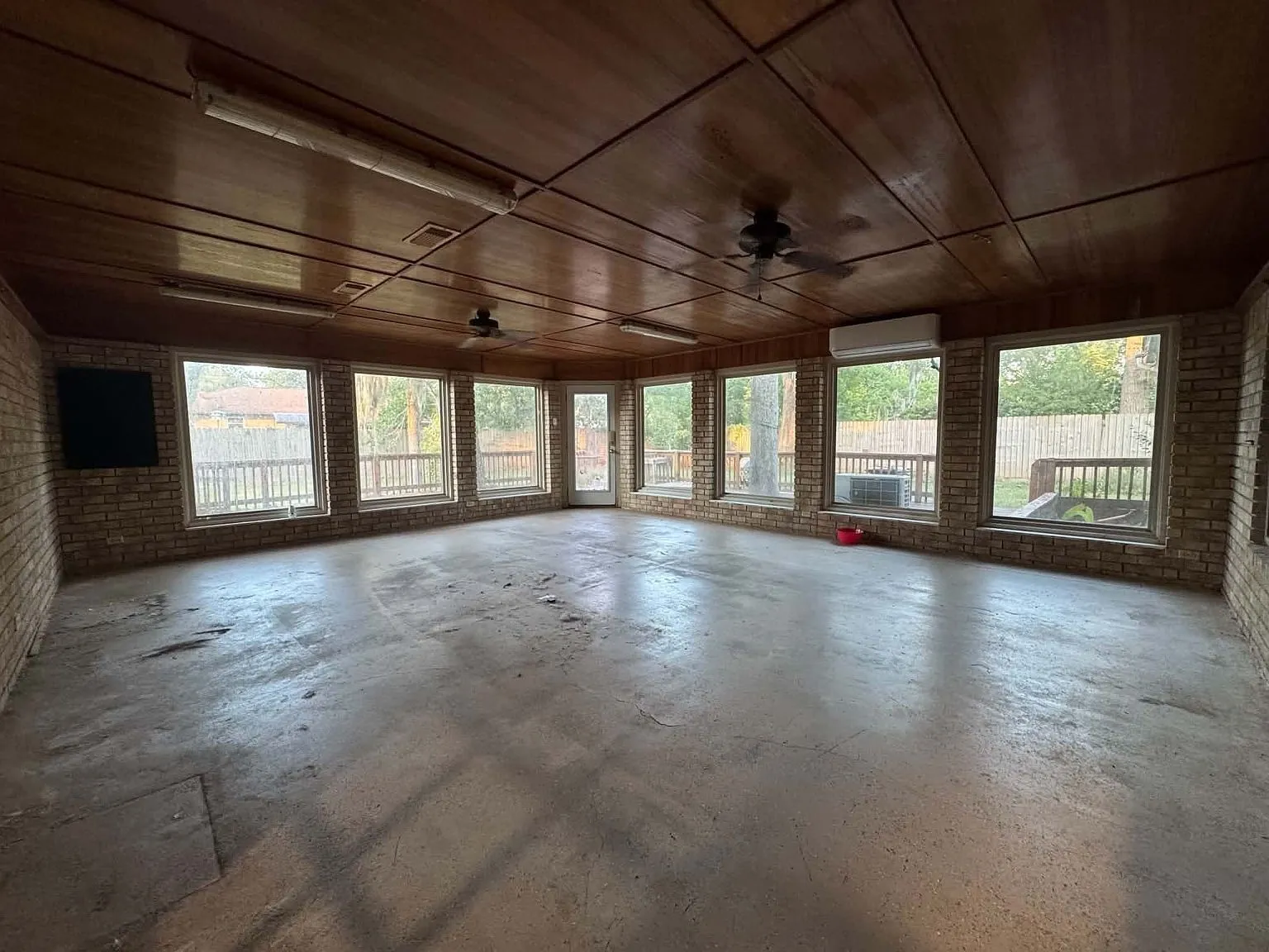 Single Family Residence For Sale in Brazoria County , 438 Southern Oaks Drive, Lake Jackson, Texas 77566, 3 Bedroom, 2 Bathroom, 2 Garage spaces, 1,893 Sqft, built in 1961, mls#21409849, Real Estate Agent in Lake Jackson, Homes For Sale in Brazoria county, Homes For Sale in Lake Jackson, Realtor in Lake Jackson Texas, Real Estate Brokerage Independent Realty Texas, Luminita Cordes Realtor