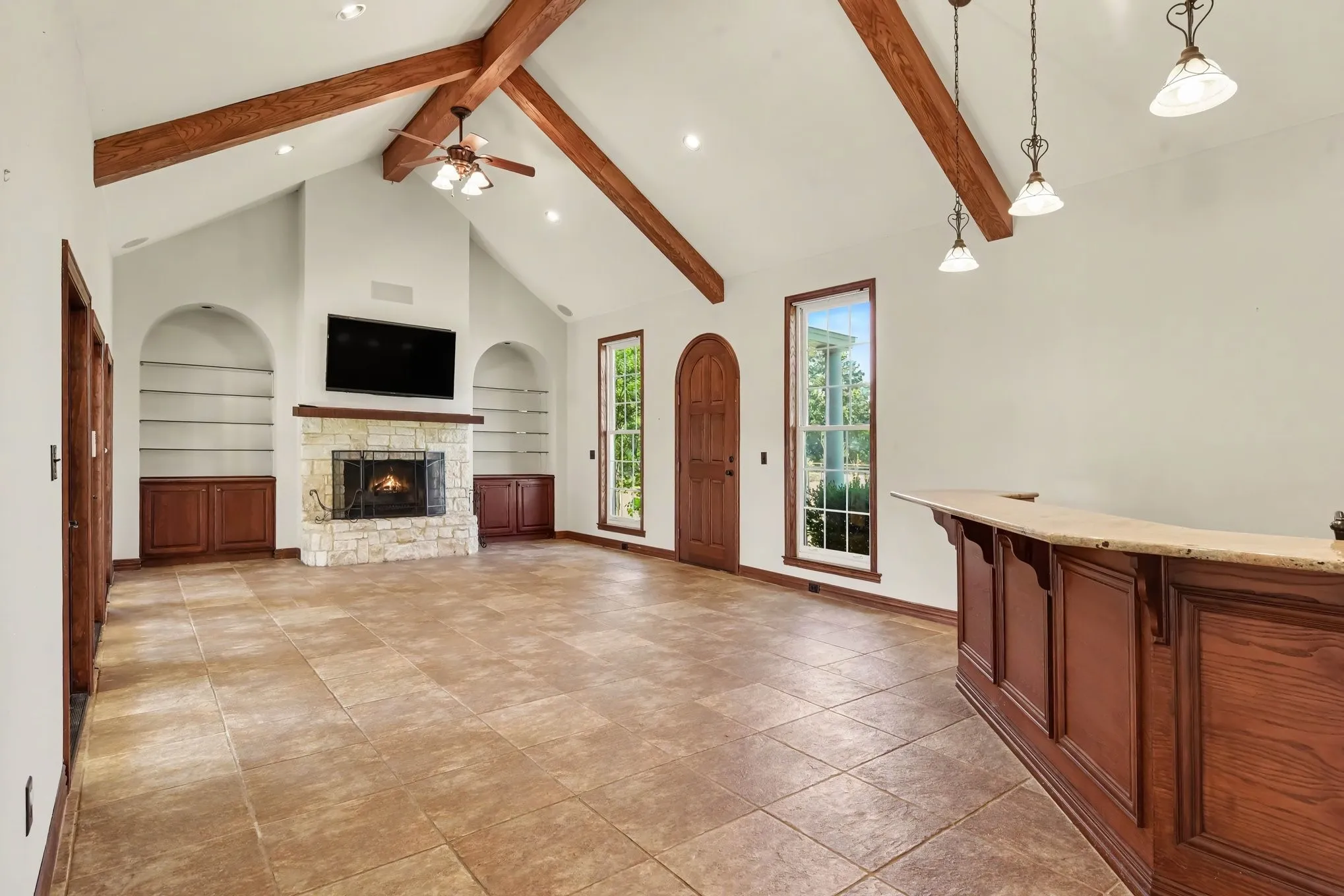 Single Family Residence For Sale in Kaufman County , 8304 Karen Lane, Terrell, Texas 75160, 5 Bedroom, 5 Bathroom, 2 Garage spaces, 4,130 Sqft, built in 1993, mls#21409823, Real Estate Agent in Terrell, Homes For Sale in Kaufman county, Homes For Sale in Terrell, Realtor in Terrell Texas, Real Estate Brokerage Independent Realty Texas, Luminita Cordes Realtor