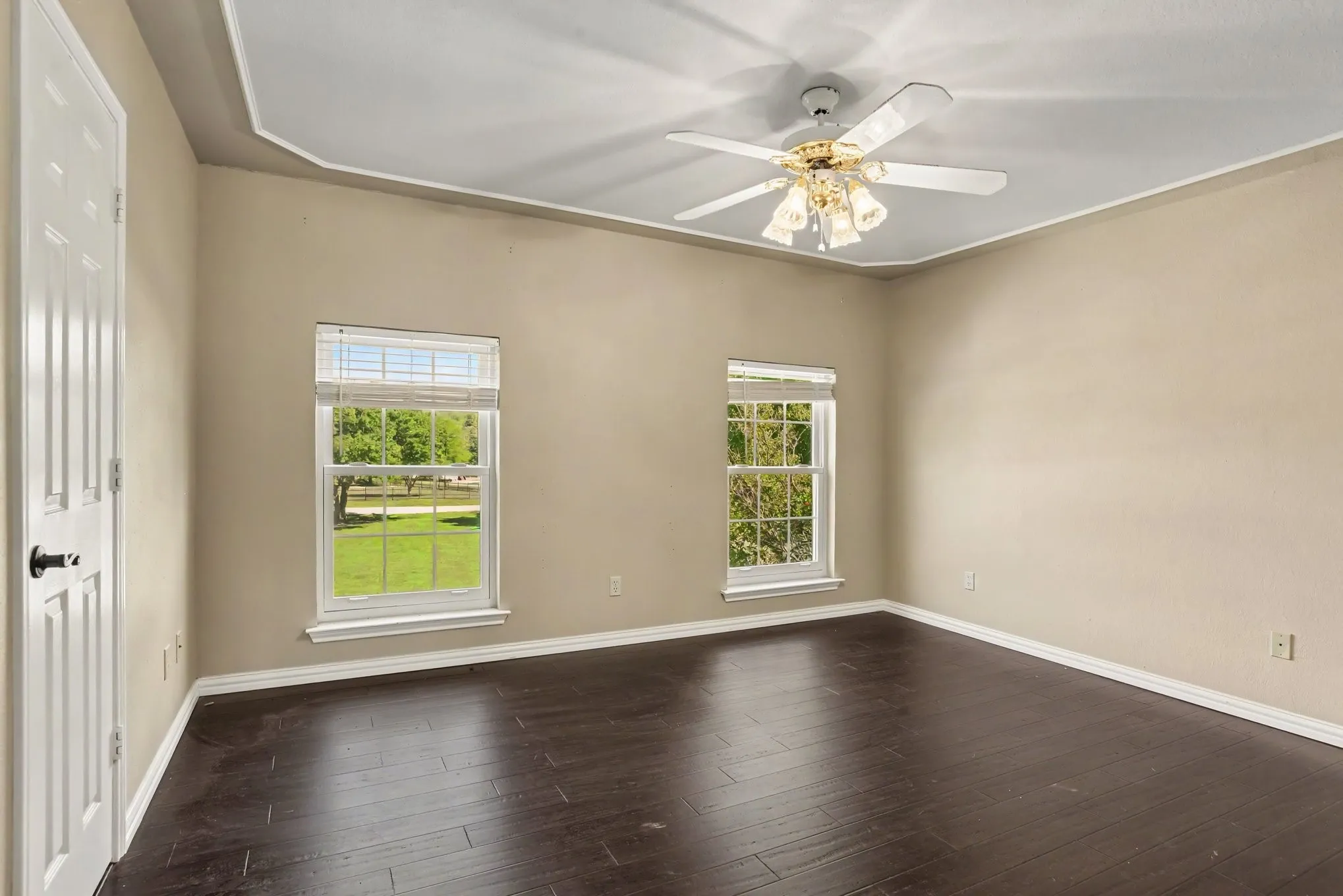 Single Family Residence For Sale in Kaufman County , 8304 Karen Lane, Terrell, Texas 75160, 5 Bedroom, 5 Bathroom, 2 Garage spaces, 4,130 Sqft, built in 1993, mls#21409823, Real Estate Agent in Terrell, Homes For Sale in Kaufman county, Homes For Sale in Terrell, Realtor in Terrell Texas, Real Estate Brokerage Independent Realty Texas, Luminita Cordes Realtor