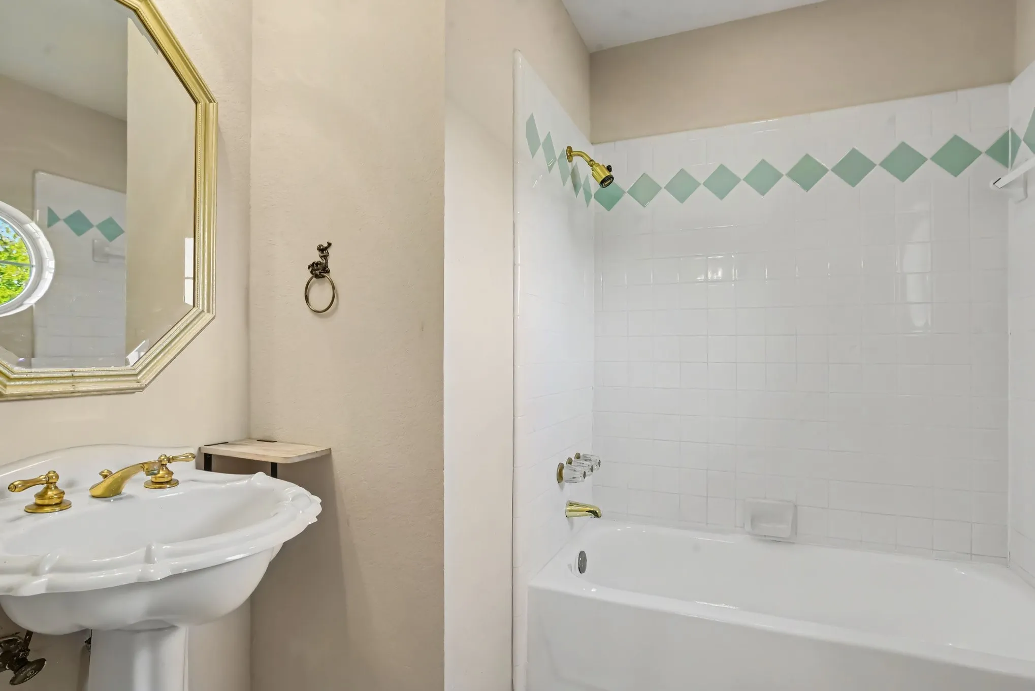Single Family Residence For Sale in Kaufman County , 8304 Karen Lane, Terrell, Texas 75160, 5 Bedroom, 5 Bathroom, 2 Garage spaces, 4,130 Sqft, built in 1993, mls#21409823, Real Estate Agent in Terrell, Homes For Sale in Kaufman county, Homes For Sale in Terrell, Realtor in Terrell Texas, Real Estate Brokerage Independent Realty Texas, Luminita Cordes Realtor