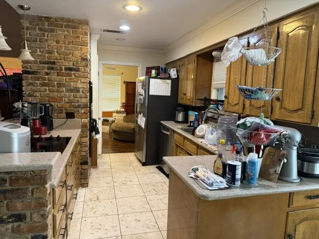 Single Family Residence For Sale in Tarrant County , 2905 Steeplechase Trail, Arlington, Texas 76016, 6 Bedroom, 3 Bathroom, Garage spaces, 3,208 Sqft, built in 1976, mls#21409852, Real Estate Agent in Arlington, Homes For Sale in Tarrant county, Homes For Sale in Arlington, Realtor in Arlington Texas, Real Estate Brokerage Independent Realty Texas, Luminita Cordes Realtor