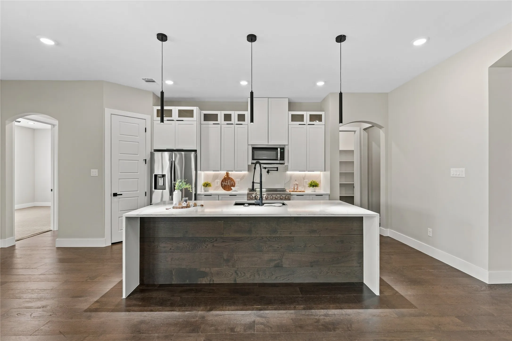 Single Family Residence For Sale in Hill County , 38093 Misty Ridge Drive, Whitney, Texas 76692, 3 Bedroom, 3 Bathroom, 2 Garage spaces, 2,453 Sqft, built in 2025, mls#21409838, Real Estate Agent in Whitney, Homes For Sale in Hill county, Homes For Sale in Whitney, Realtor in Whitney Texas, Real Estate Brokerage Independent Realty Texas, Luminita Cordes Realtor