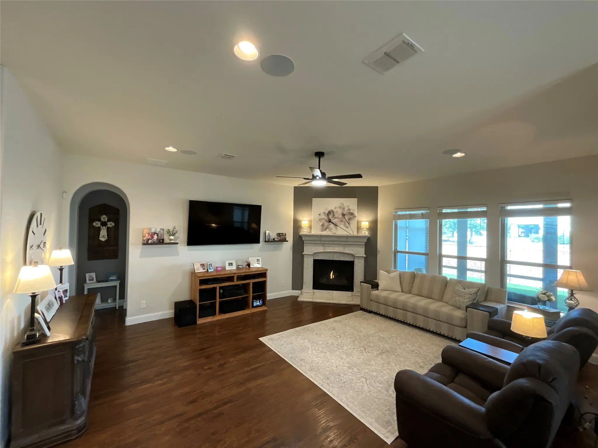 Single Family Residence For Sale in Denton County , 8713 Honeysuckle Drive, Argyle, Texas 76226, 3 Bedroom, 3 Bathroom, 3 Garage spaces, 2,878 Sqft, built in 2014, mls#21409862, Real Estate Agent in Argyle, Homes For Sale in Denton county, Homes For Sale in Argyle, Realtor in Argyle Texas, Real Estate Brokerage Independent Realty Texas, Luminita Cordes Realtor