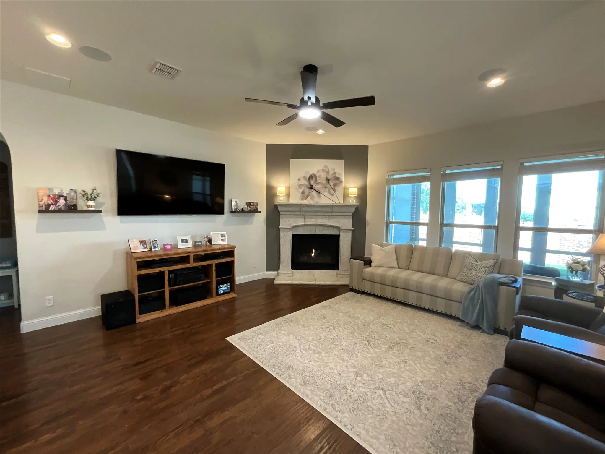 Single Family Residence For Sale in Denton County , 8713 Honeysuckle Drive, Argyle, Texas 76226, 3 Bedroom, 3 Bathroom, 3 Garage spaces, 2,878 Sqft, built in 2014, mls#21409862, Real Estate Agent in Argyle, Homes For Sale in Denton county, Homes For Sale in Argyle, Realtor in Argyle Texas, Real Estate Brokerage Independent Realty Texas, Luminita Cordes Realtor