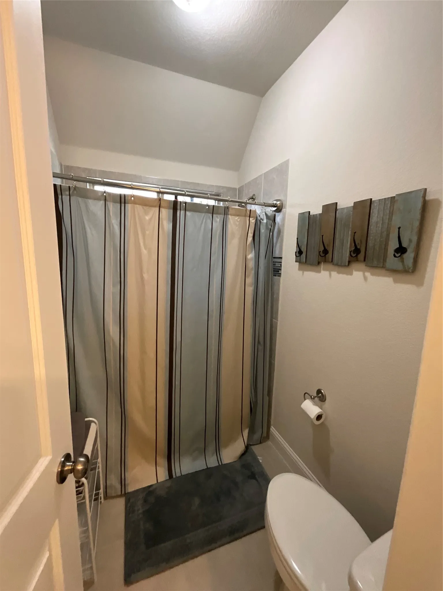 Single Family Residence For Sale in Denton County , 8713 Honeysuckle Drive, Argyle, Texas 76226, 3 Bedroom, 3 Bathroom, 3 Garage spaces, 2,878 Sqft, built in 2014, mls#21409862, Real Estate Agent in Argyle, Homes For Sale in Denton county, Homes For Sale in Argyle, Realtor in Argyle Texas, Real Estate Brokerage Independent Realty Texas, Luminita Cordes Realtor
