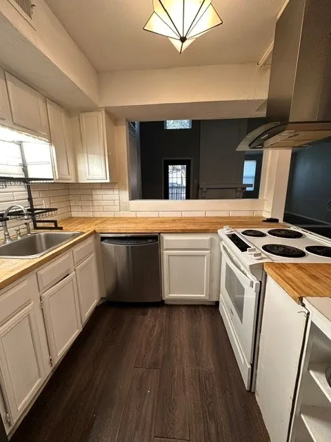 Condominium For Rent in Dallas County , 9696 Walnut Street 2101, Dallas, Texas 75243, 1 Bedroom, 2 Bathroom, Garage spaces, 730 Sqft, built in 1981, mls#21409865, Real Estate Agent in Dallas, Homes For Rent in Dallas county, Homes For Rent in Dallas, Realtor in Dallas Texas, Real Estate Brokerage Independent Realty Texas, Luminita Cordes Realtor