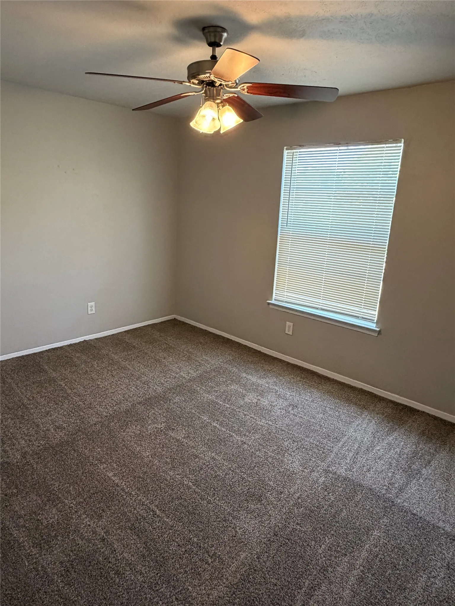 Single Family Residence For Rent in Tarrant County , 6616 Brookshire Trail, North Richland Hills, Texas 76182, 3 Bedroom, 2 Bathroom, 1 Garage spaces, 1,284 Sqft, built in 1972, mls#21409870, Real Estate Agent in North Richland Hills, Homes For Rent in Tarrant county, Homes For Rent in North Richland Hills, Realtor in North Richland Hills Texas, Real Estate Brokerage Independent Realty Texas, Luminita Cordes Realtor