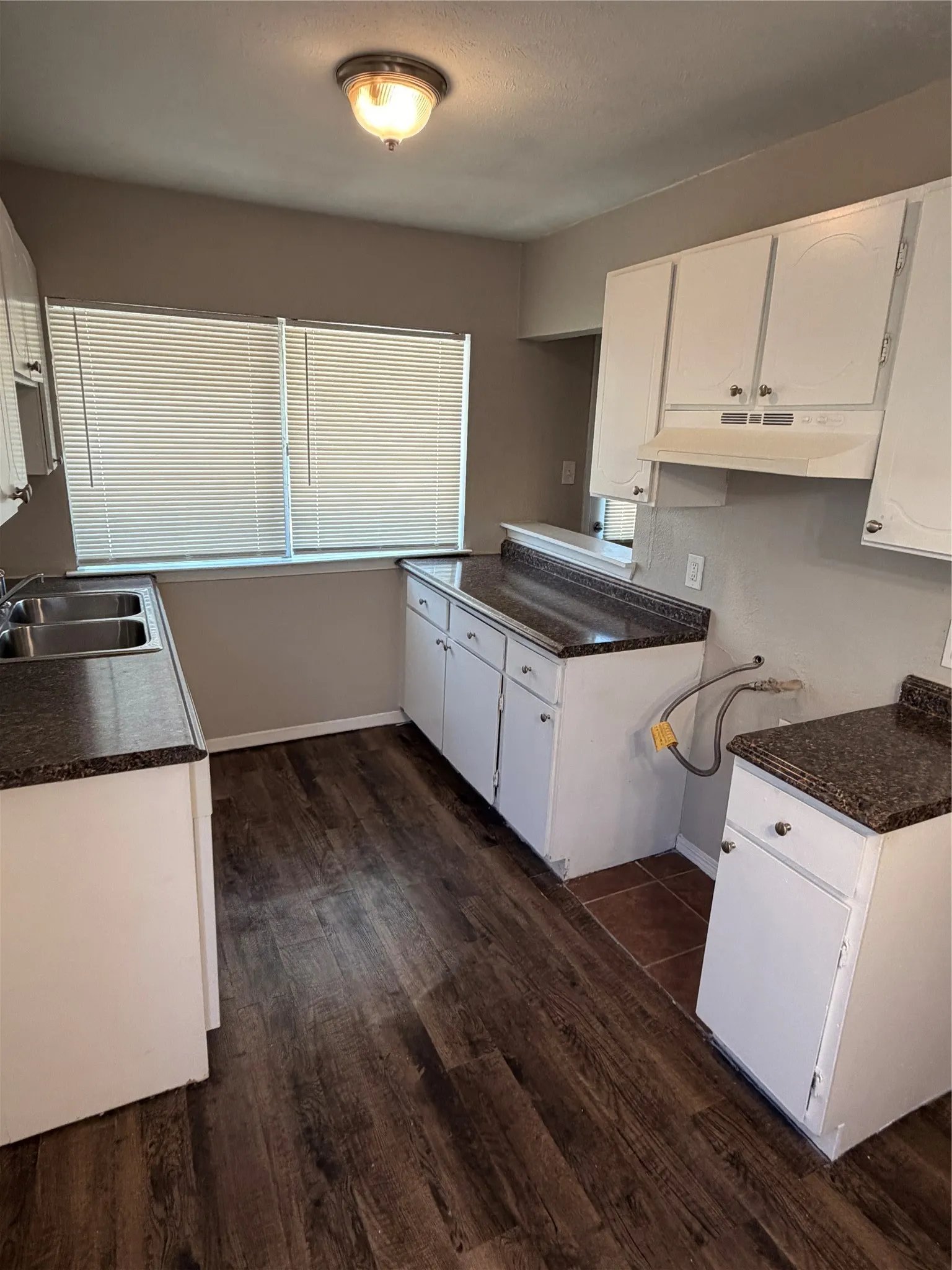 Single Family Residence For Rent in Tarrant County , 6616 Brookshire Trail, North Richland Hills, Texas 76182, 3 Bedroom, 2 Bathroom, 1 Garage spaces, 1,284 Sqft, built in 1972, mls#21409870, Real Estate Agent in North Richland Hills, Homes For Rent in Tarrant county, Homes For Rent in North Richland Hills, Realtor in North Richland Hills Texas, Real Estate Brokerage Independent Realty Texas, Luminita Cordes Realtor