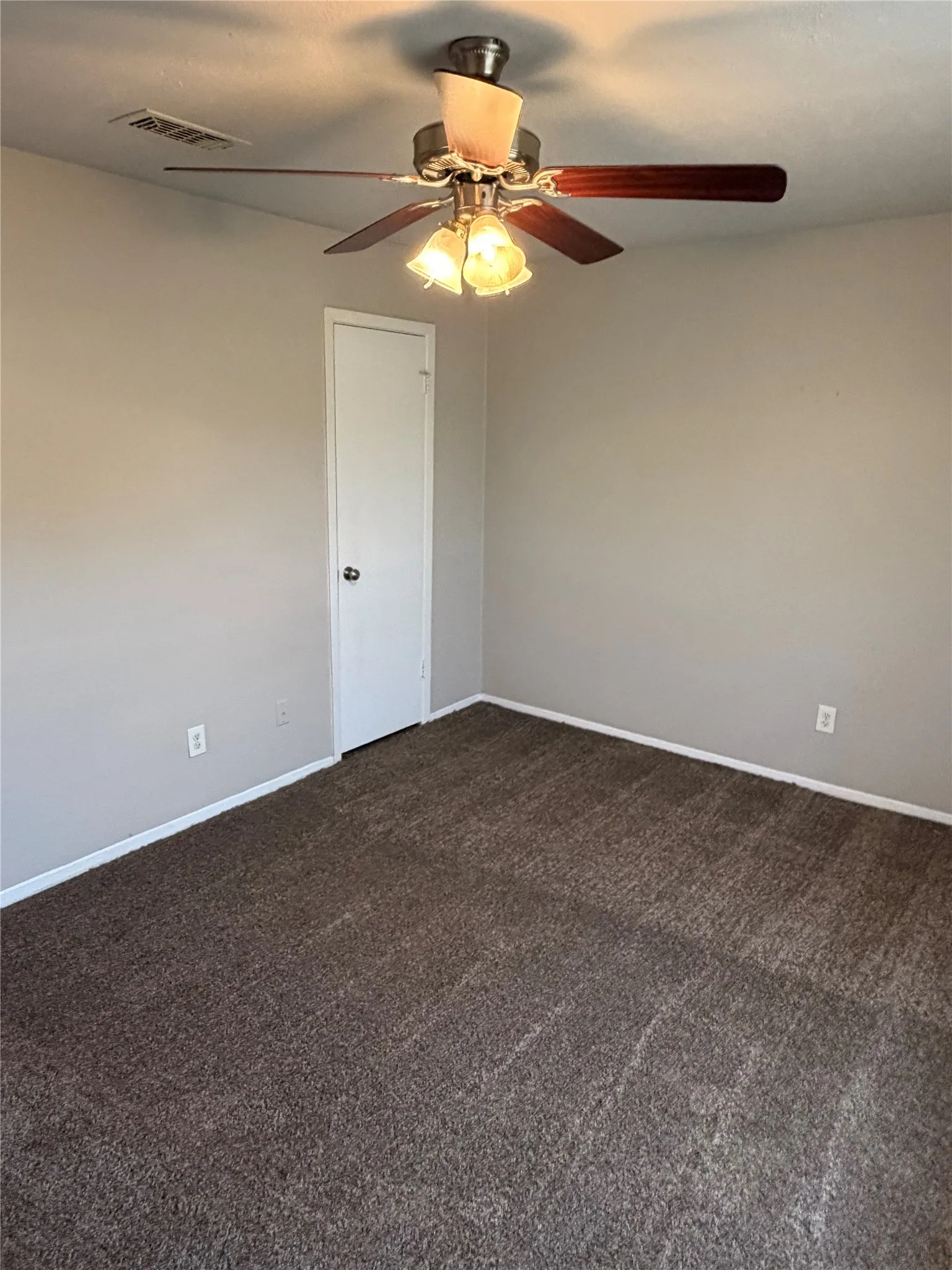 Single Family Residence For Rent in Tarrant County , 6616 Brookshire Trail, North Richland Hills, Texas 76182, 3 Bedroom, 2 Bathroom, 1 Garage spaces, 1,284 Sqft, built in 1972, mls#21409870, Real Estate Agent in North Richland Hills, Homes For Rent in Tarrant county, Homes For Rent in North Richland Hills, Realtor in North Richland Hills Texas, Real Estate Brokerage Independent Realty Texas, Luminita Cordes Realtor