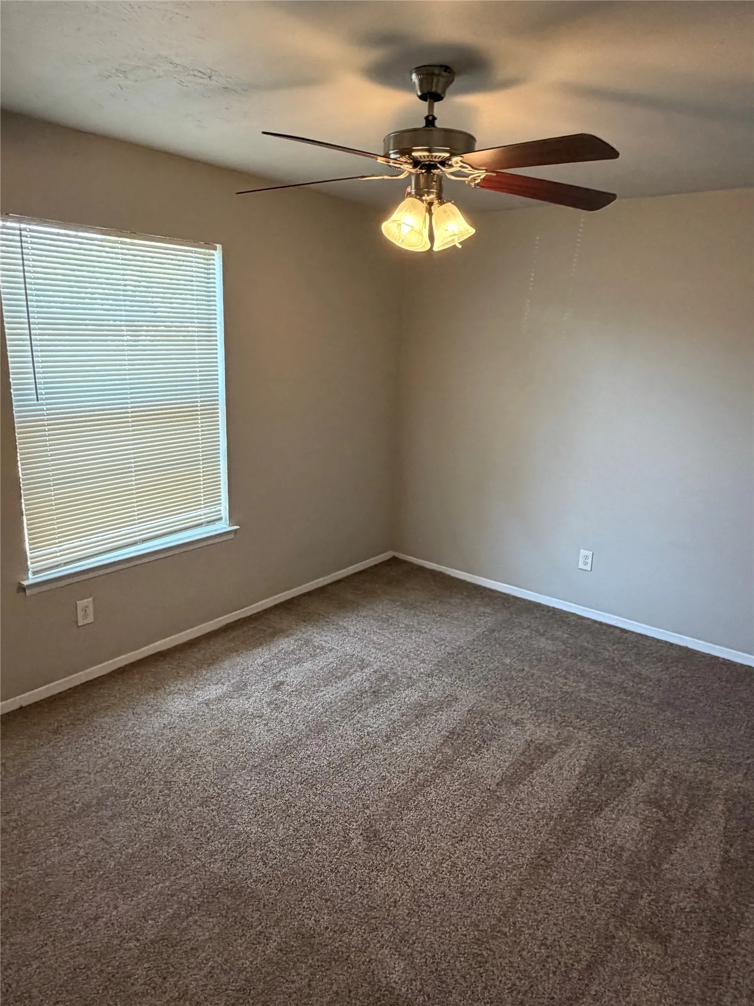 Single Family Residence For Rent in Tarrant County , 6616 Brookshire Trail, North Richland Hills, Texas 76182, 3 Bedroom, 2 Bathroom, 1 Garage spaces, 1,284 Sqft, built in 1972, mls#21409870, Real Estate Agent in North Richland Hills, Homes For Rent in Tarrant county, Homes For Rent in North Richland Hills, Realtor in North Richland Hills Texas, Real Estate Brokerage Independent Realty Texas, Luminita Cordes Realtor