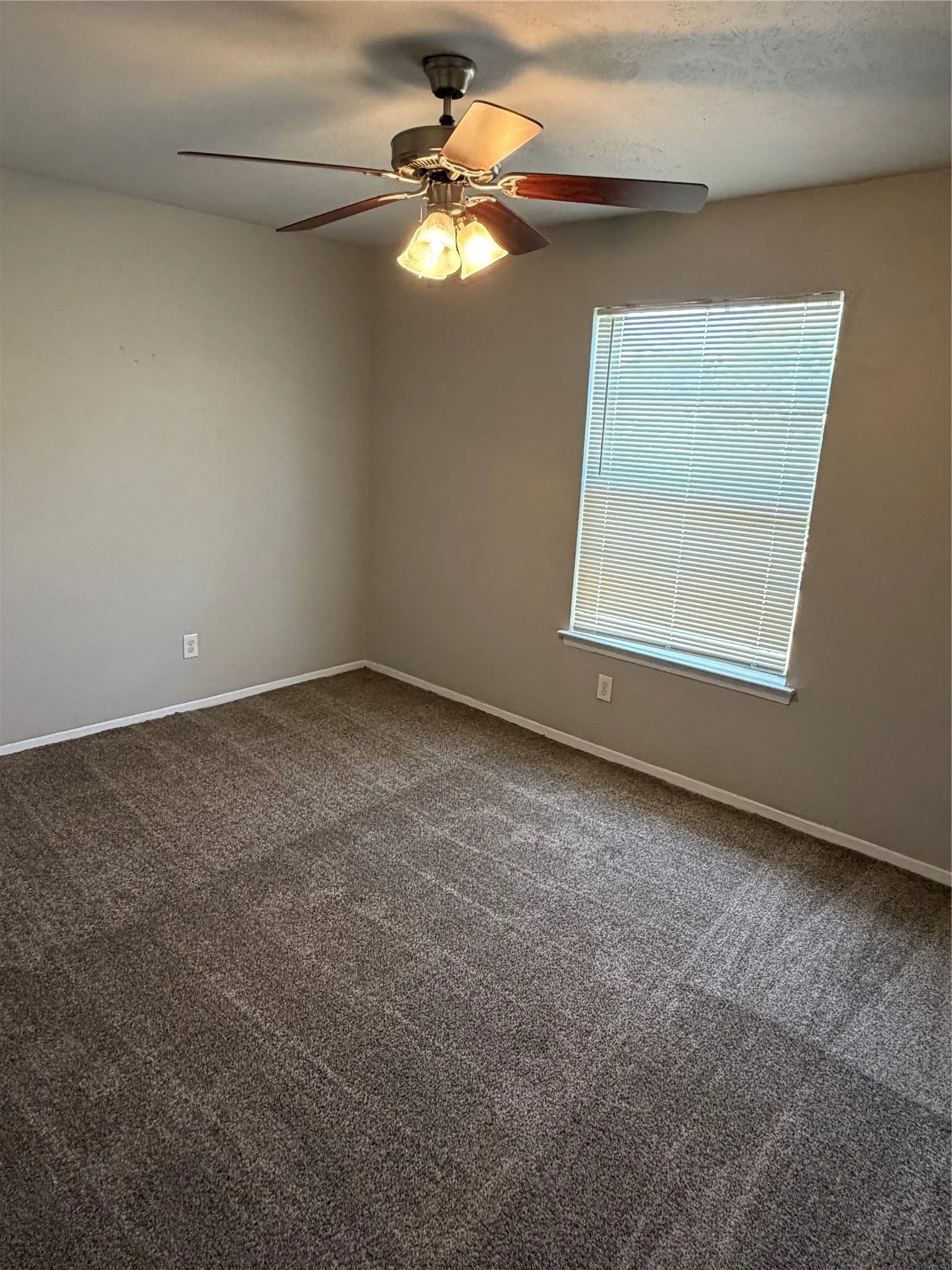 Single Family Residence For Rent in Tarrant County , 6616 Brookshire Trail, North Richland Hills, Texas 76182, 3 Bedroom, 2 Bathroom, 1 Garage spaces, 1,284 Sqft, built in 1972, mls#21409870, Real Estate Agent in North Richland Hills, Homes For Rent in Tarrant county, Homes For Rent in North Richland Hills, Realtor in North Richland Hills Texas, Real Estate Brokerage Independent Realty Texas, Luminita Cordes Realtor
